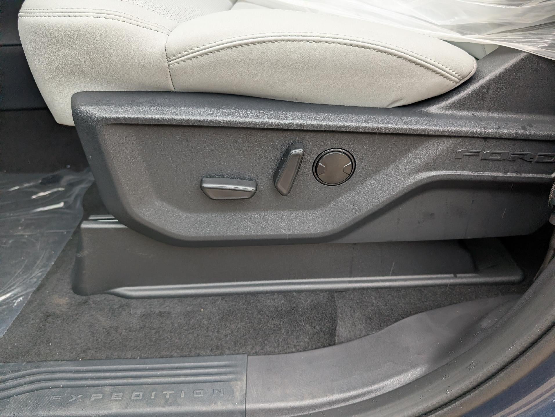 2027 Ford Expedition Max Platinum 4x4