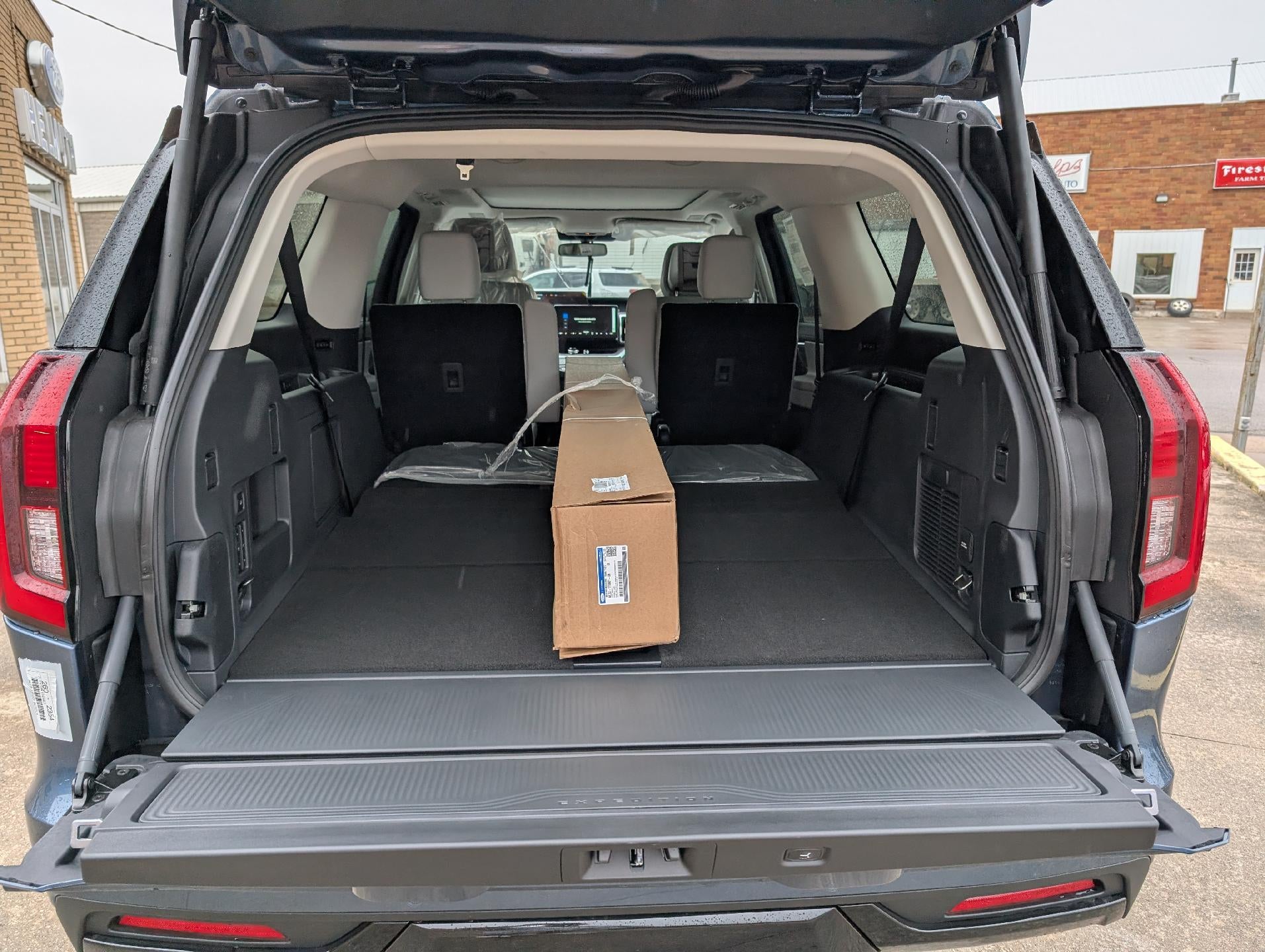 2027 Ford Expedition Max Platinum 4x4