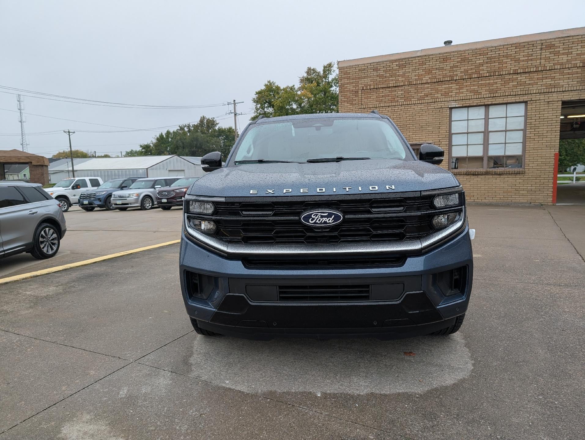 2027 Ford Expedition Max Platinum 4x4