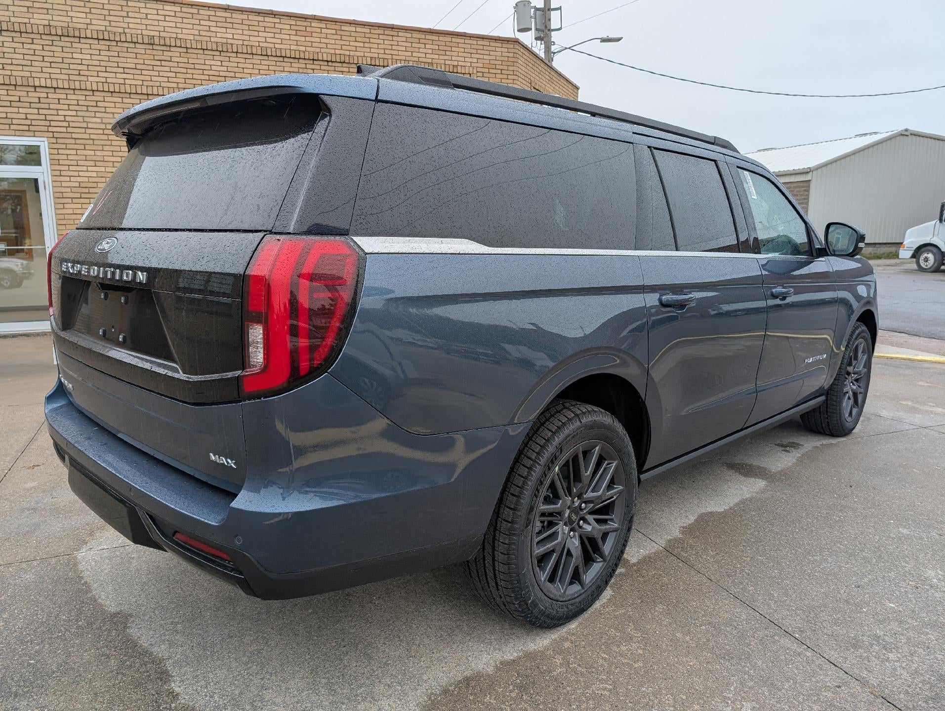 2027 Ford Expedition Max Platinum 4x4