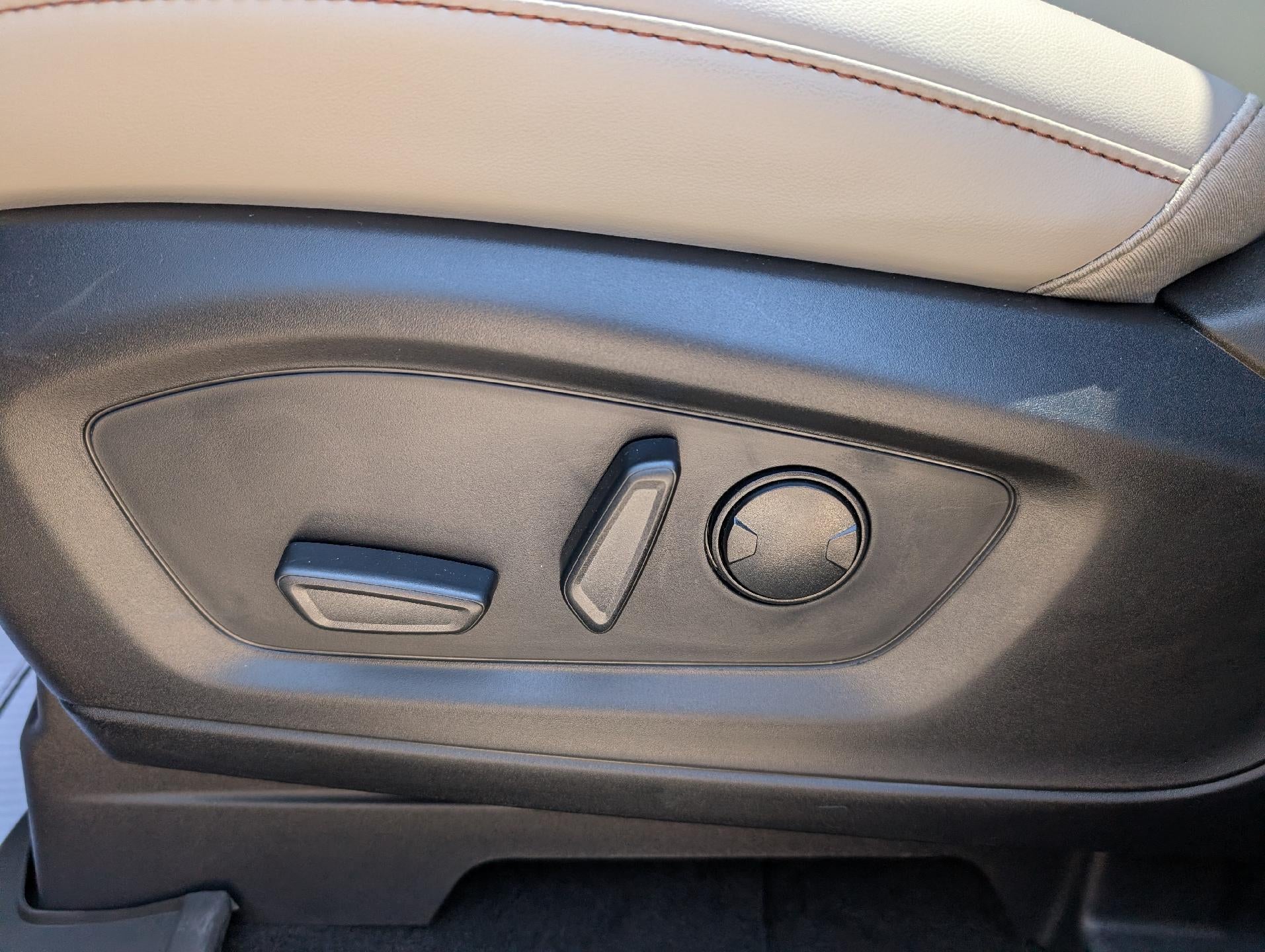 2026 Ford Explorer Active w/200A Pkg 4WD