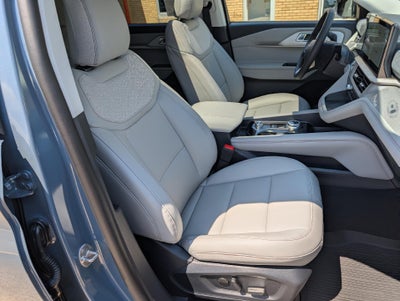 2026 Ford Explorer Active w/200A Pkg 4WD