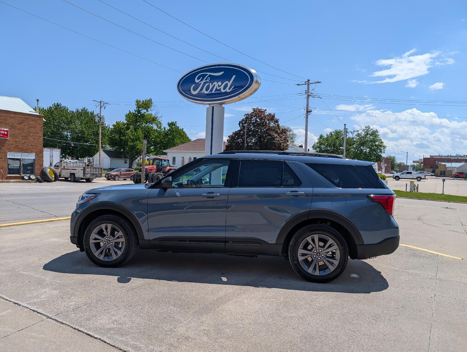 2026 Ford Explorer Active w/200A Pkg 4WD