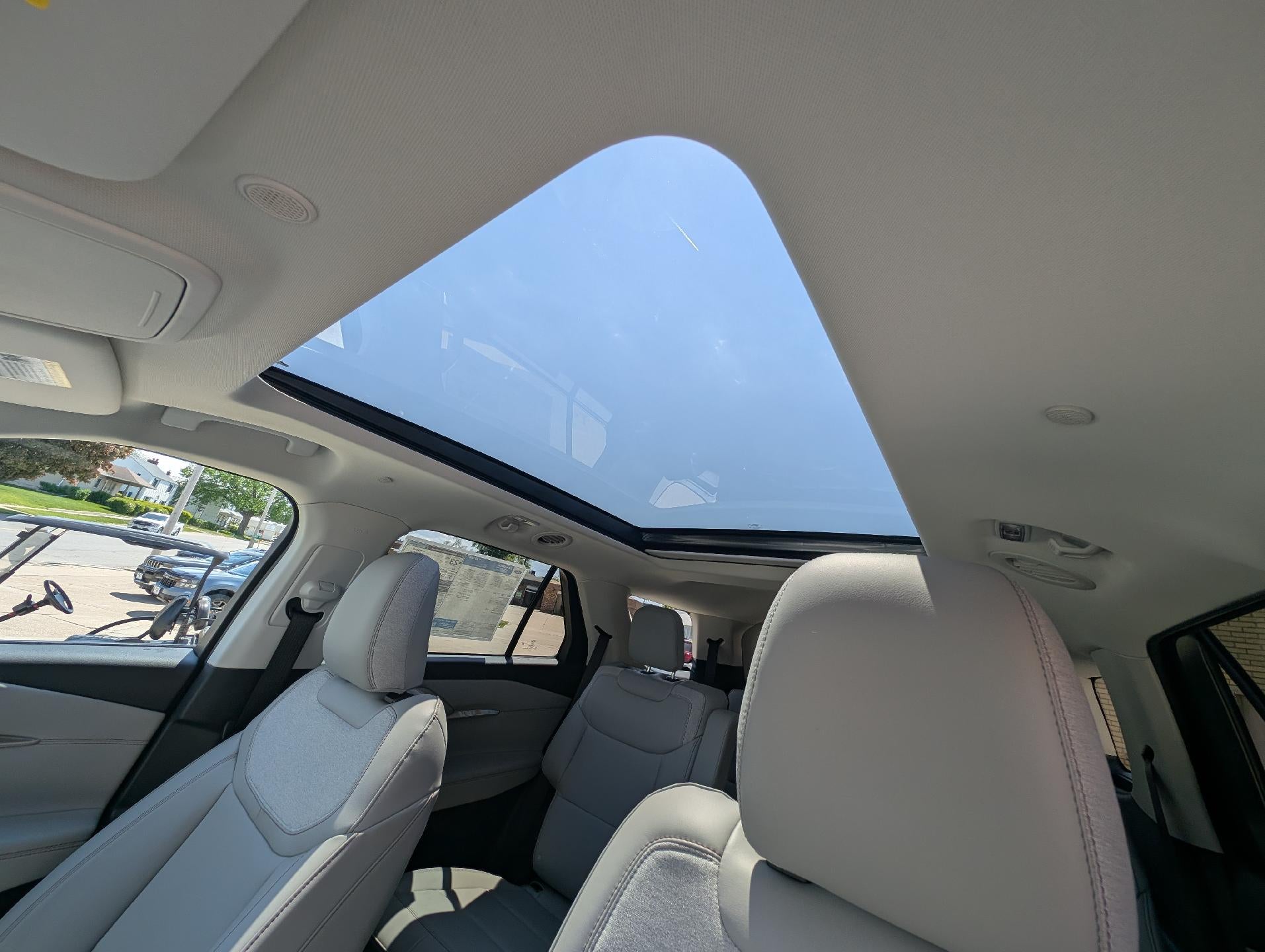 2026 Ford Explorer Active w/200A Pkg 4WD