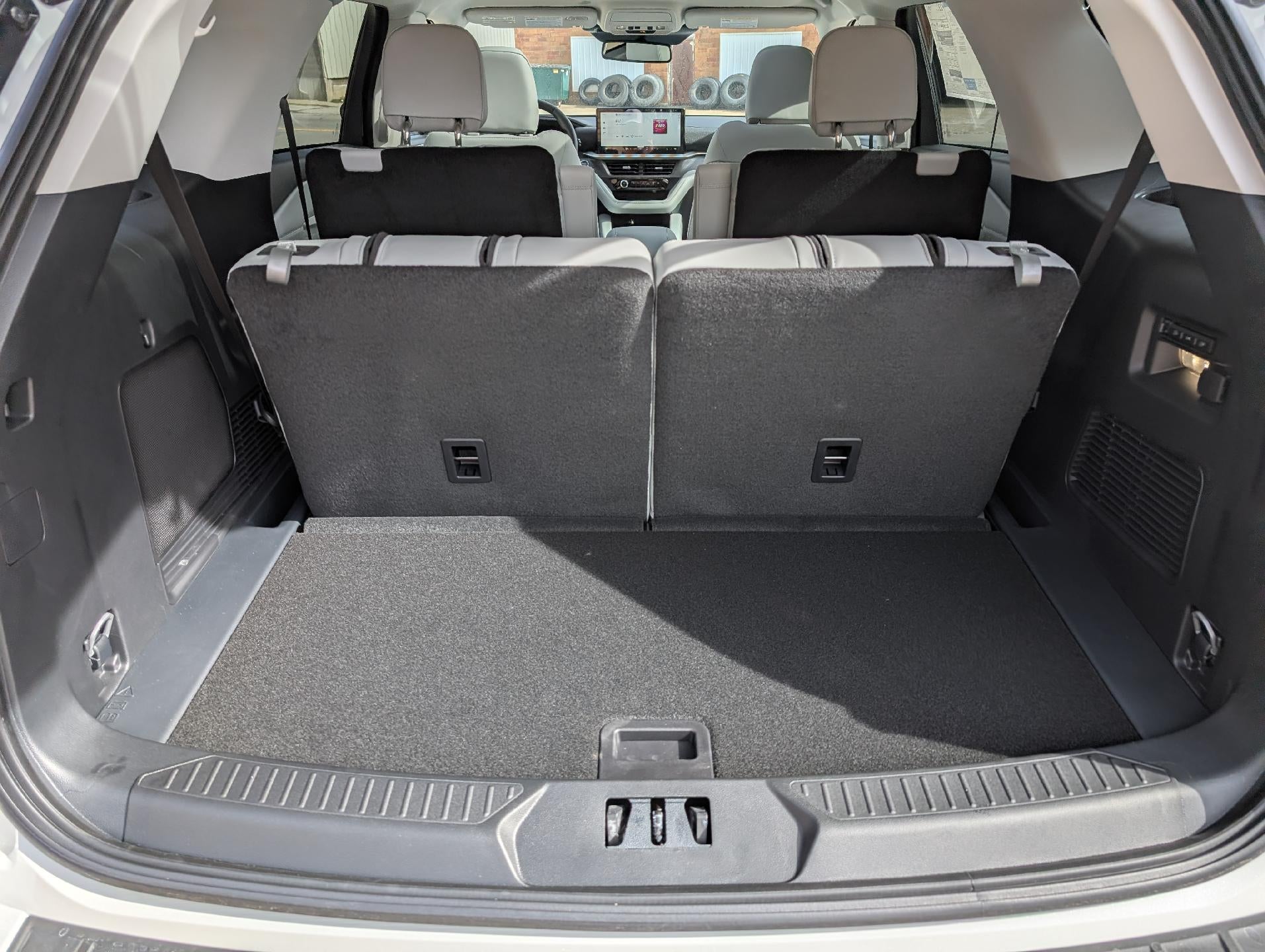 2026 Ford Explorer Platinum 4WD