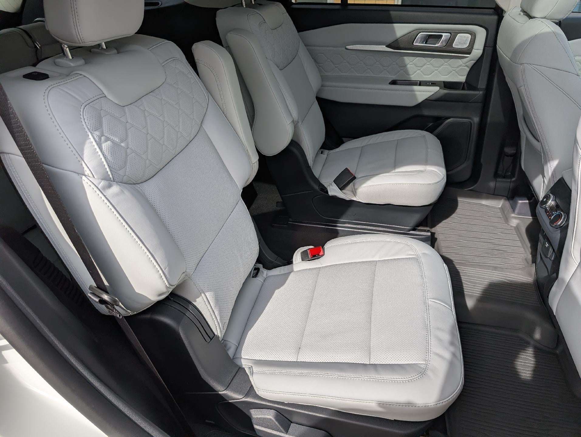 2026 Ford Explorer Platinum 4WD