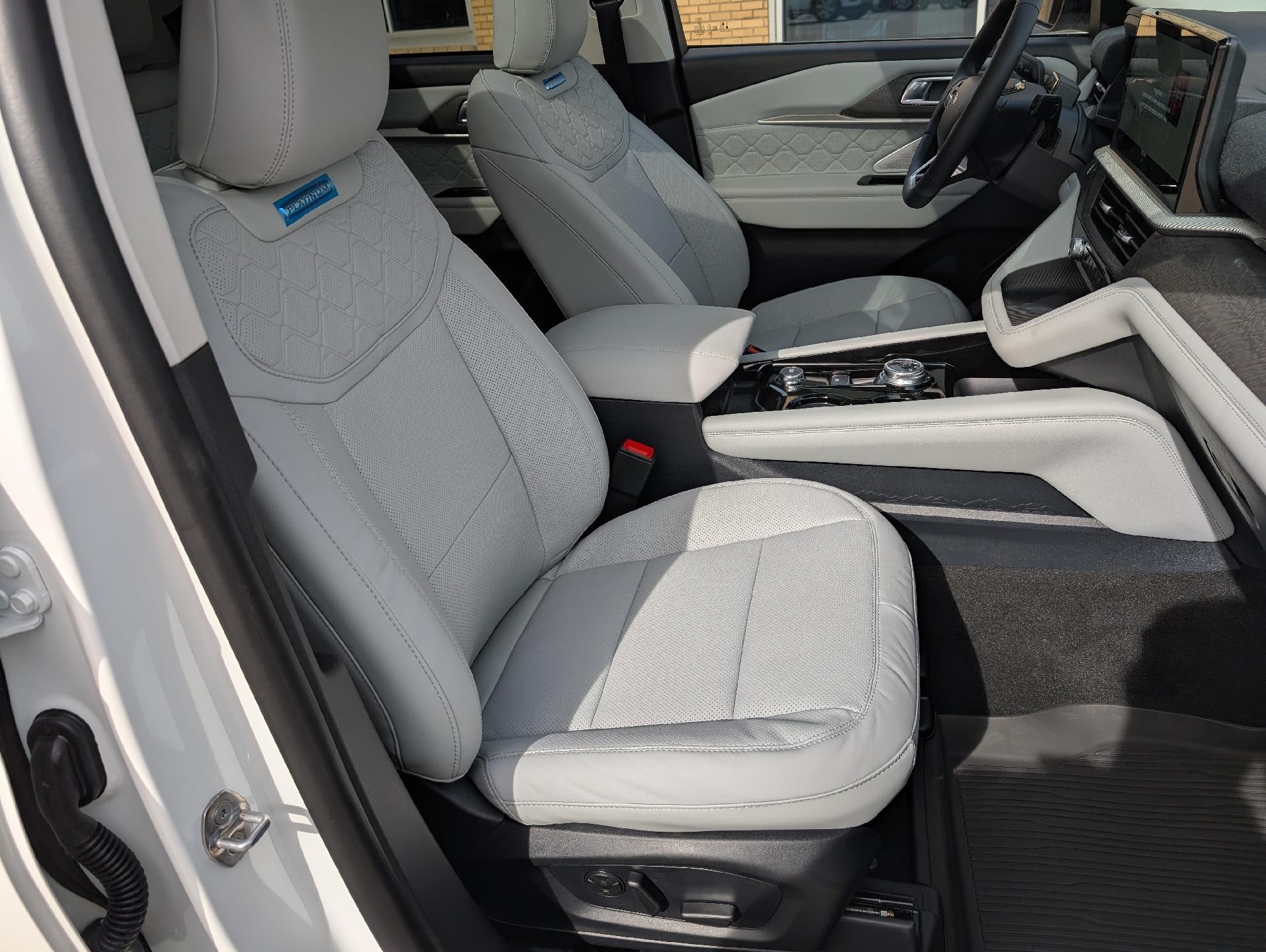 2026 Ford Explorer Platinum 4WD