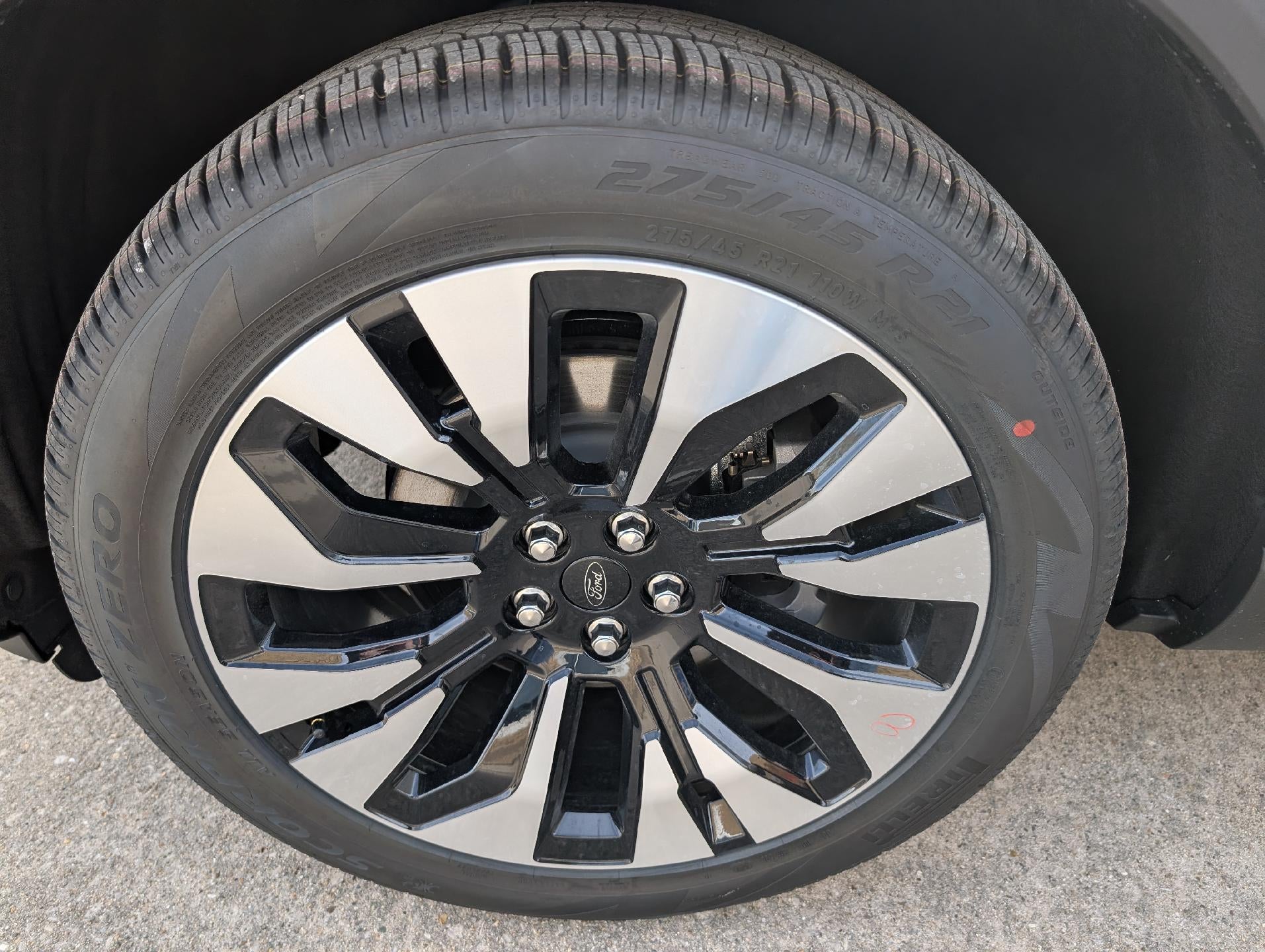 2026 Ford Explorer Platinum 4WD