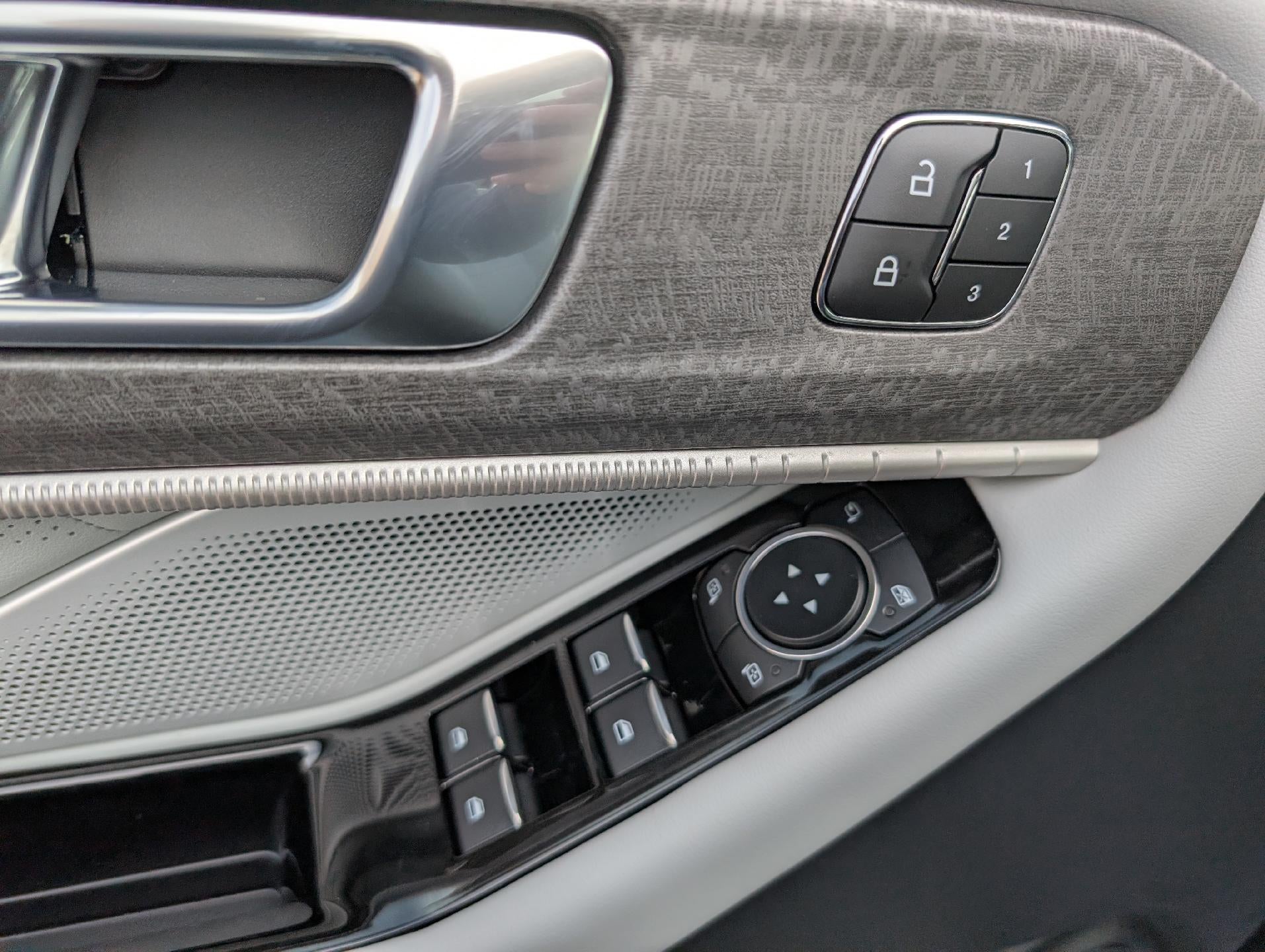 2026 Ford Explorer Platinum 4WD