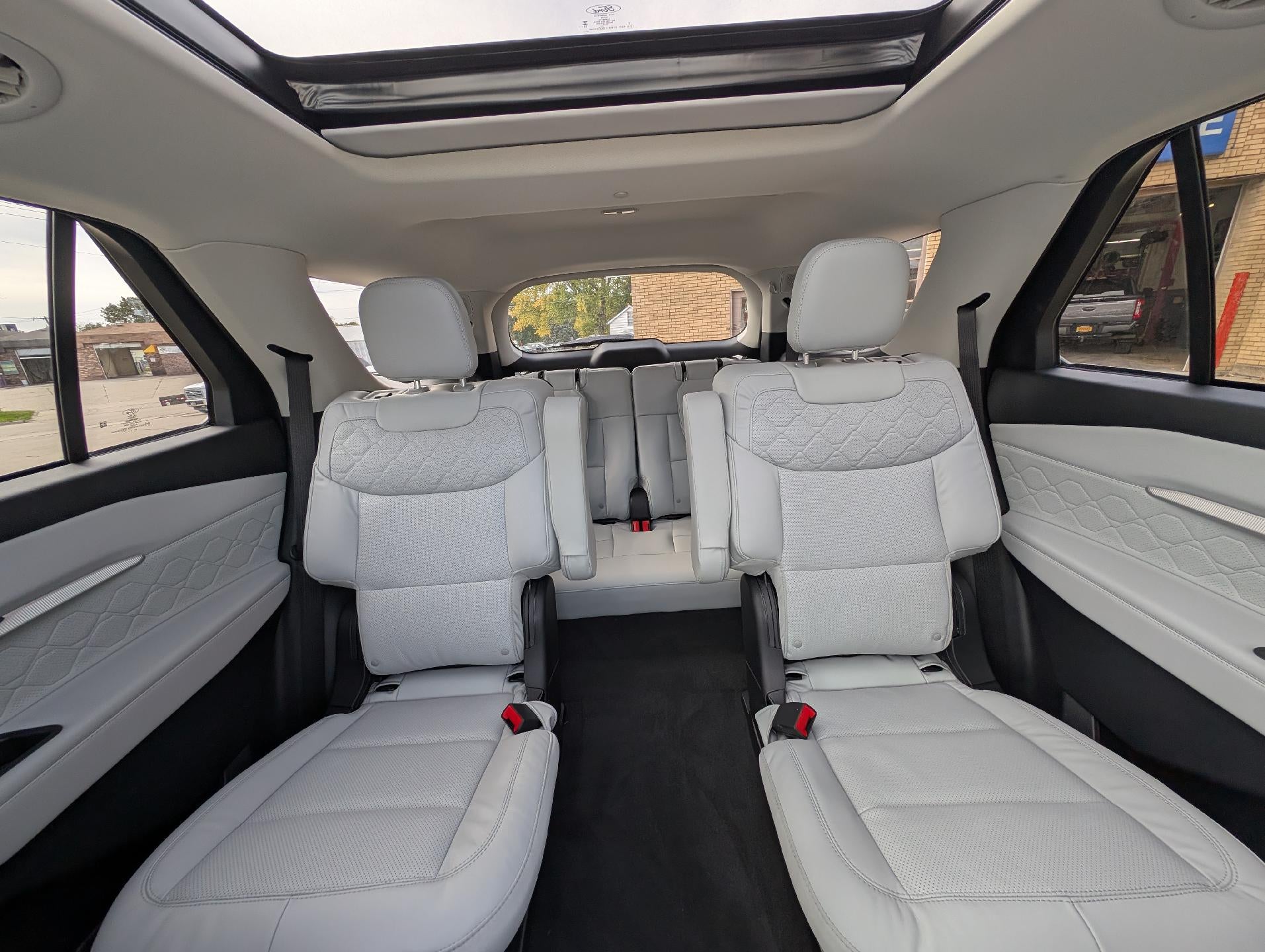 2026 Ford Explorer Platinum 4WD