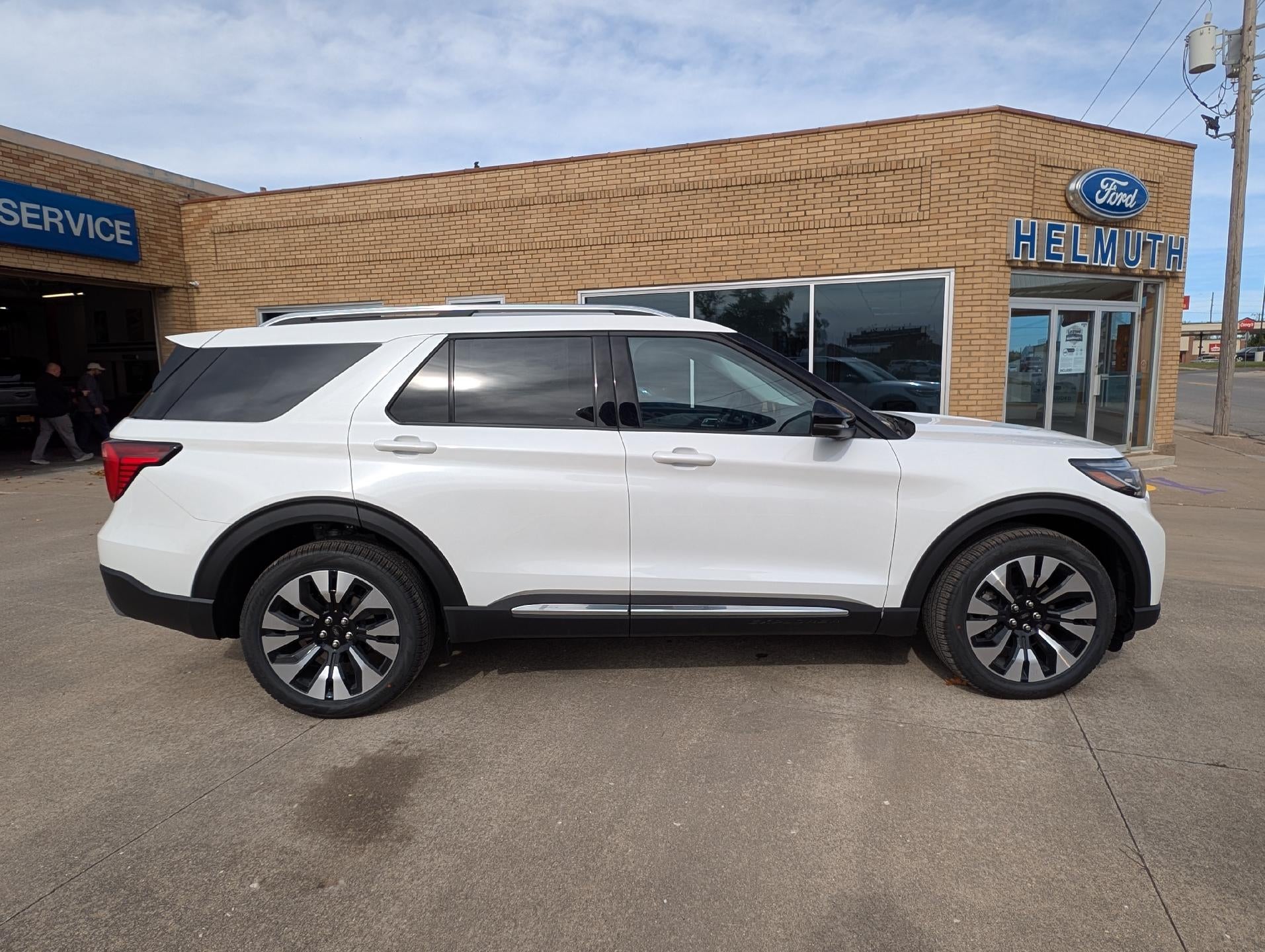 2026 Ford Explorer Platinum 4WD