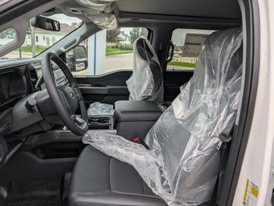 2027 Ford Super Duty F-350 DRW LARIAT 4WD Crew Cab 8' Box