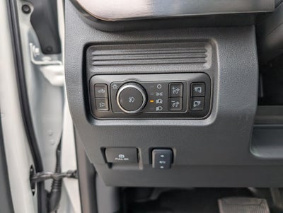 2027 Ford Super Duty F-350 DRW LARIAT 4WD Crew Cab 8' Box