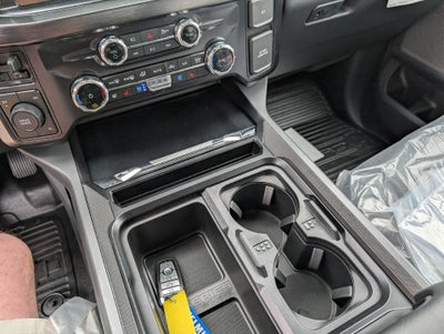 2027 Ford Super Duty F-350 DRW LARIAT 4WD Crew Cab 8' Box