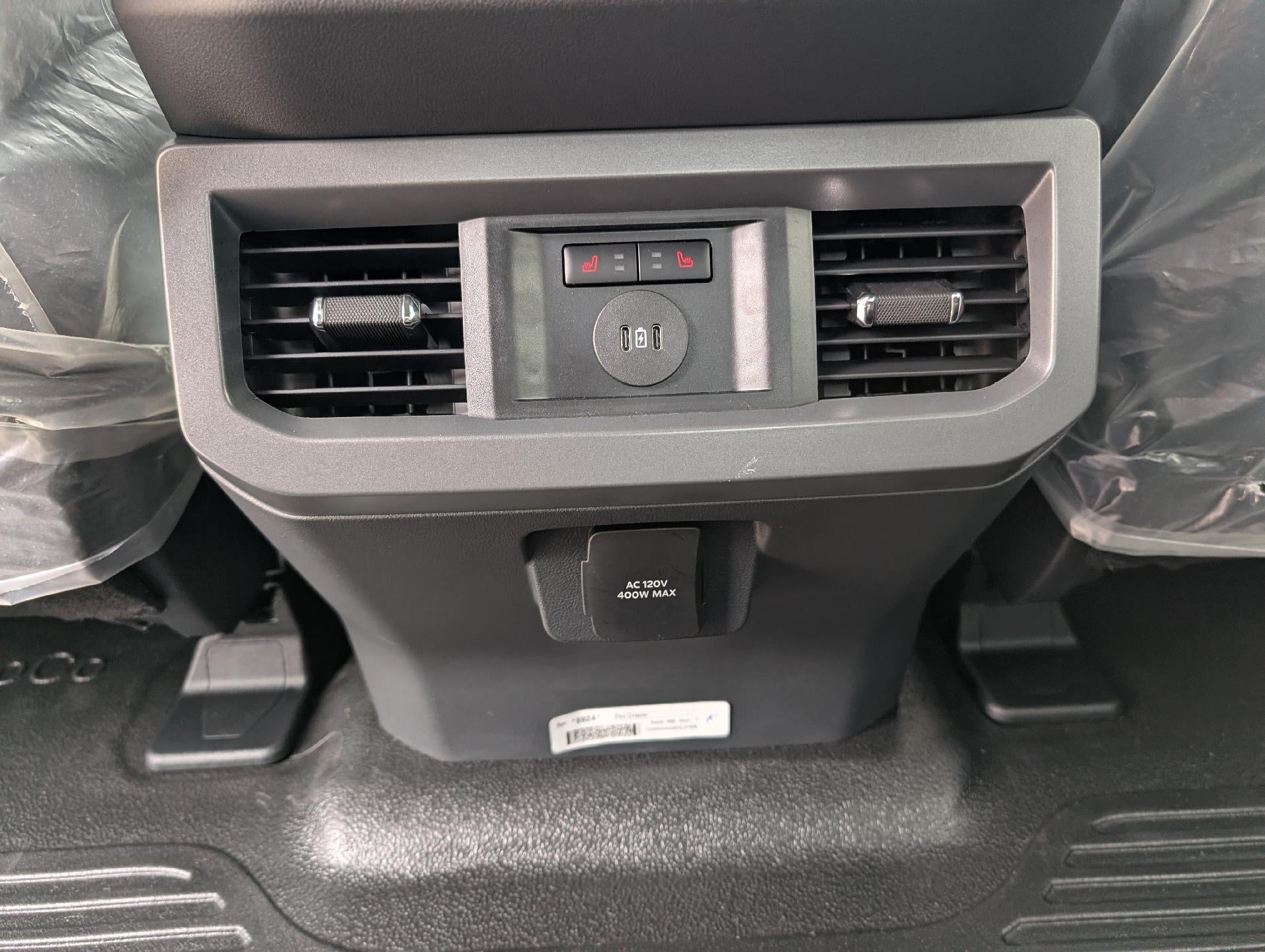 2027 Ford Super Duty F-350 DRW LARIAT 4WD Crew Cab 8' Box