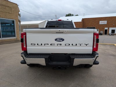 2027 Ford Super Duty F-350 DRW LARIAT 4WD Crew Cab 8' Box