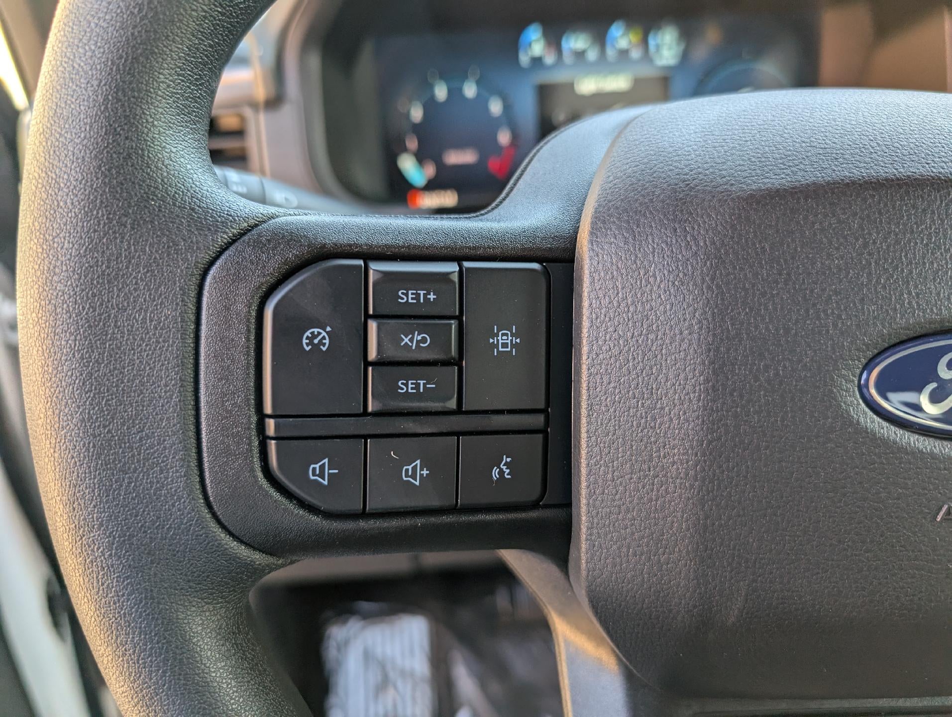 2025 Ford F-150 STX 4WD SuperCrew 5.5' Box