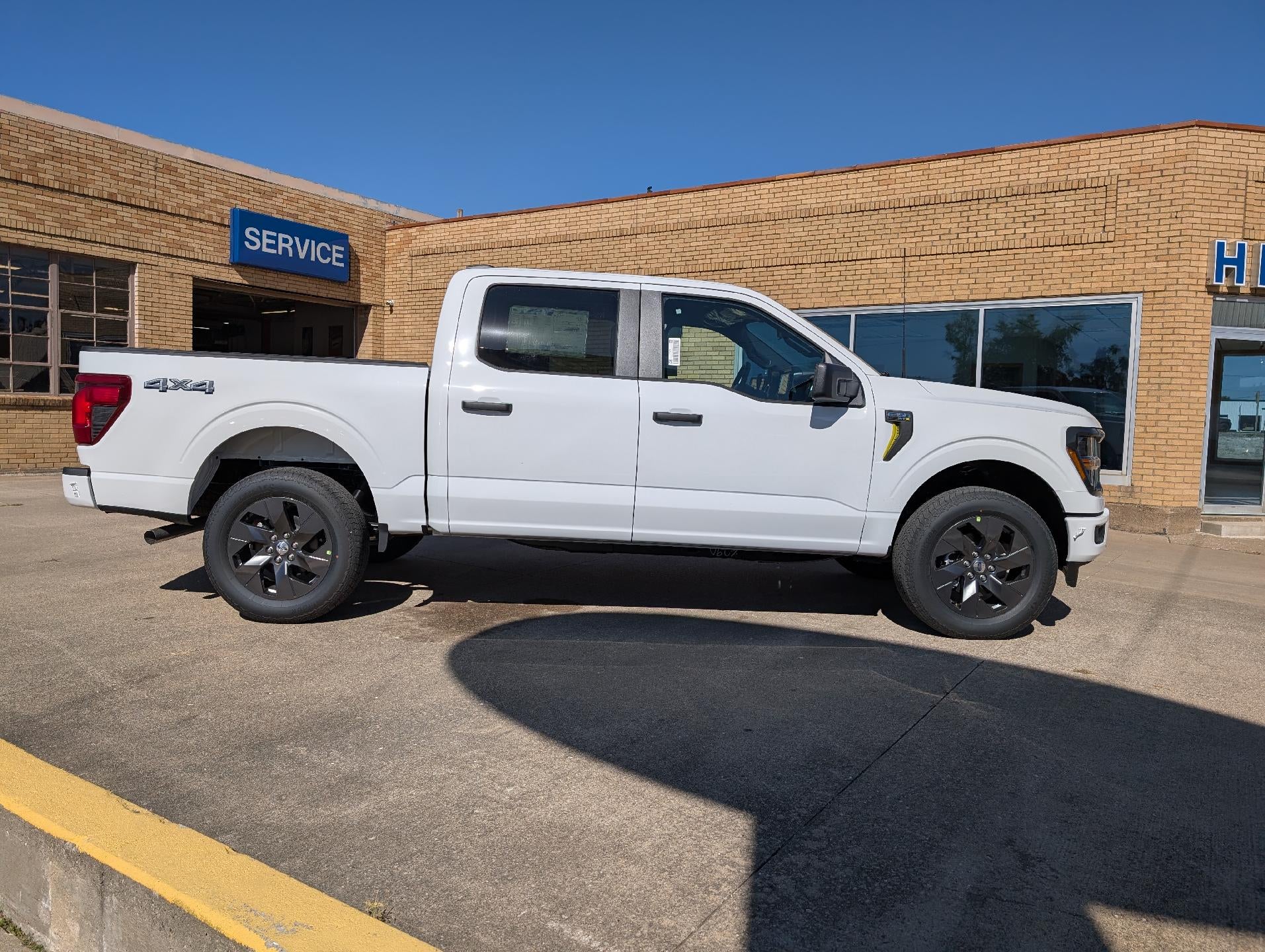 2025 Ford F-150 STX 4WD SuperCrew 5.5' Box