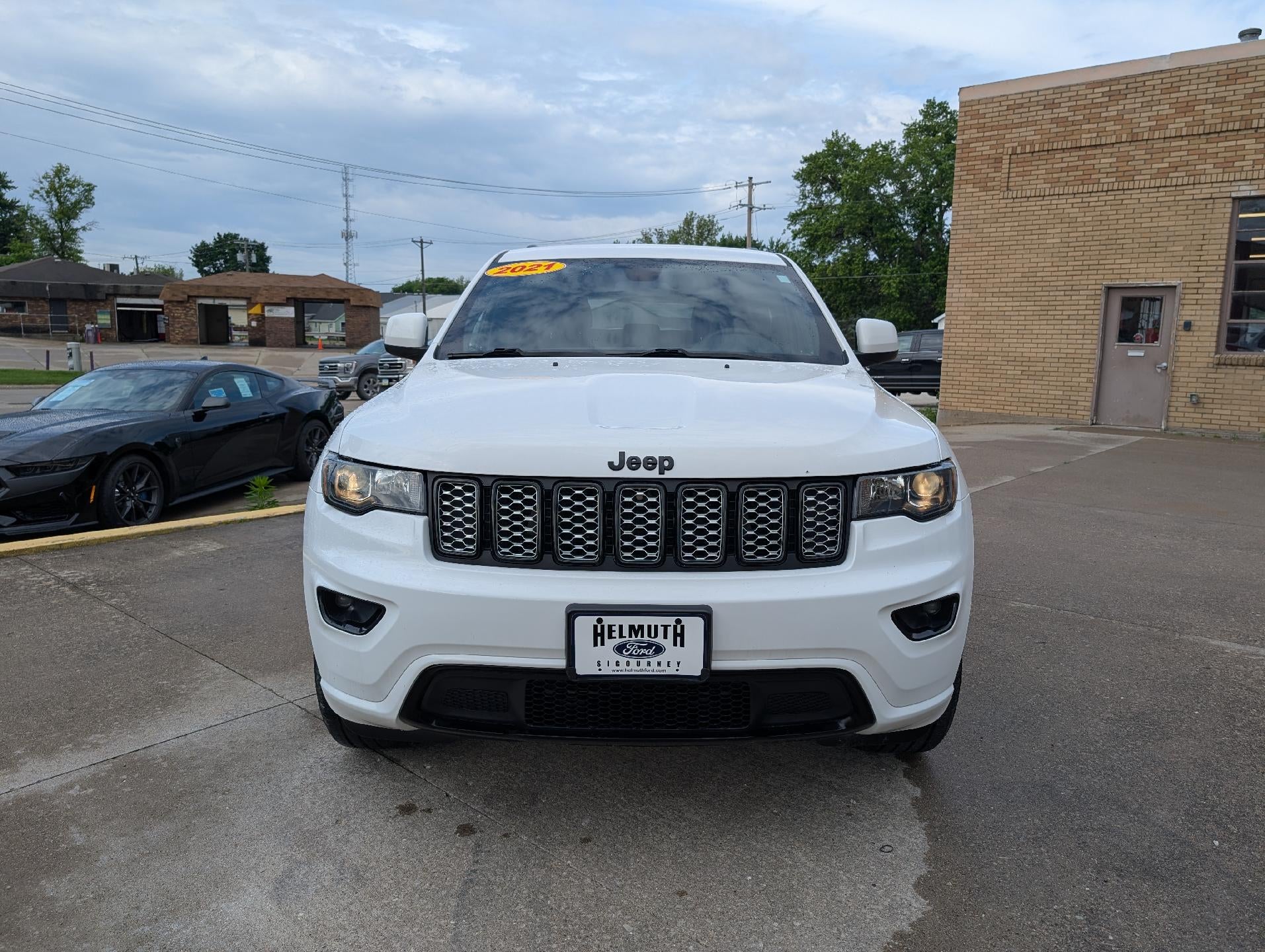2021 Jeep Grand Cherokee Laredo X 4x4