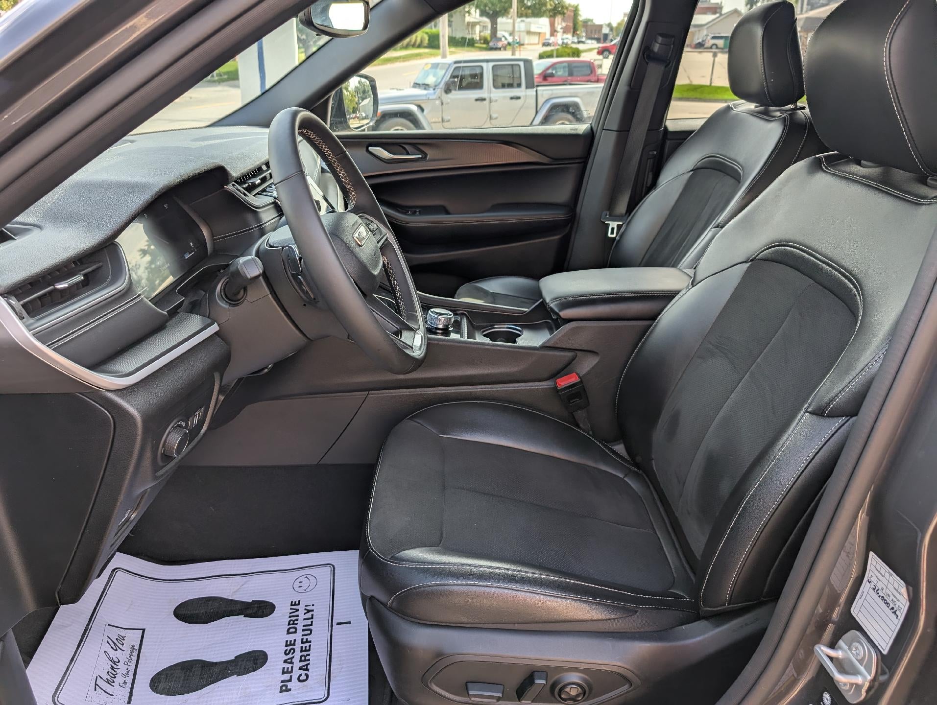 2024 Jeep Grand Cherokee L Altitude 4x4