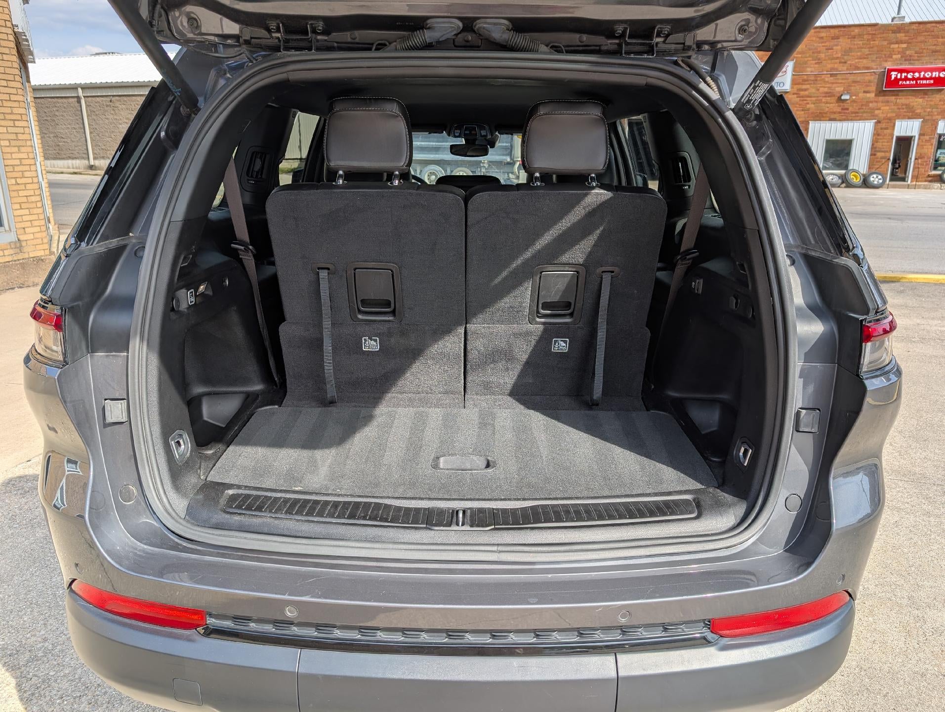 2024 Jeep Grand Cherokee L Altitude 4x4