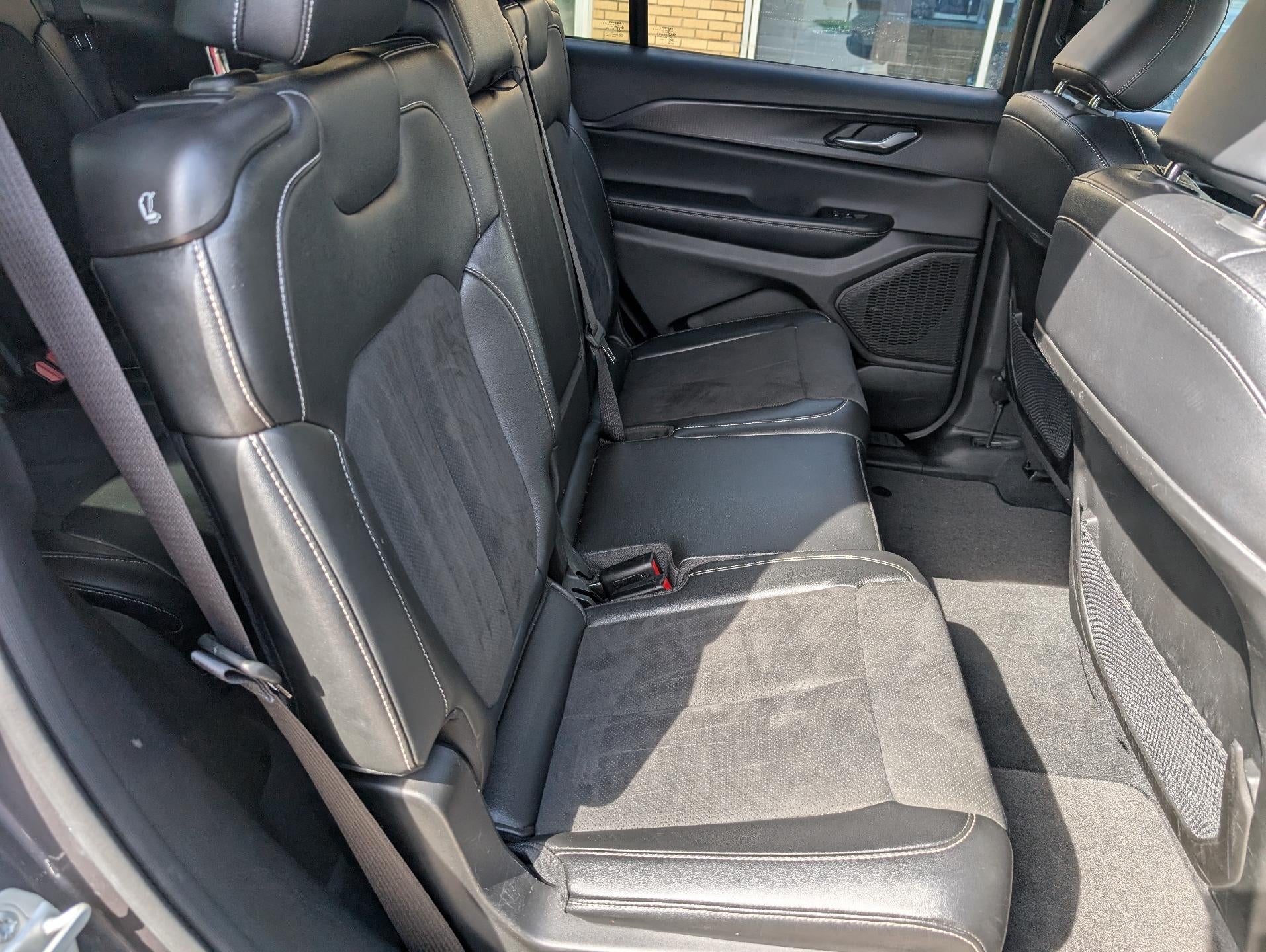 2024 Jeep Grand Cherokee L Altitude 4x4