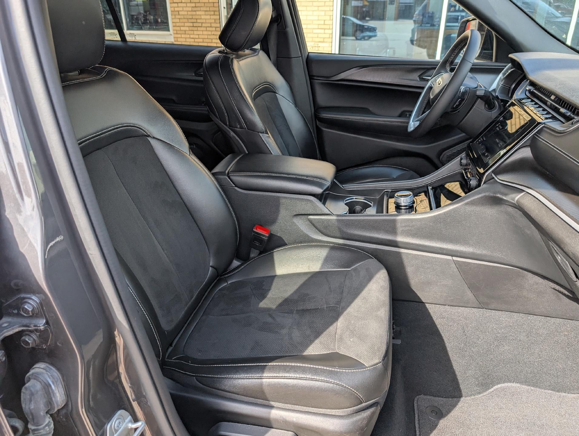 2024 Jeep Grand Cherokee L Altitude 4x4