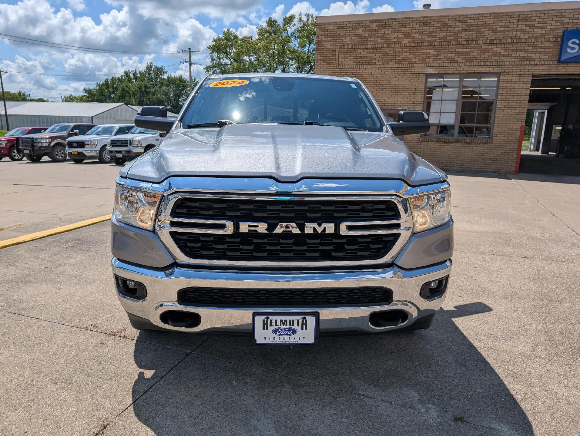 2024 RAM 1500 Lone Star 4x4 Crew Cab 5'7" Box
