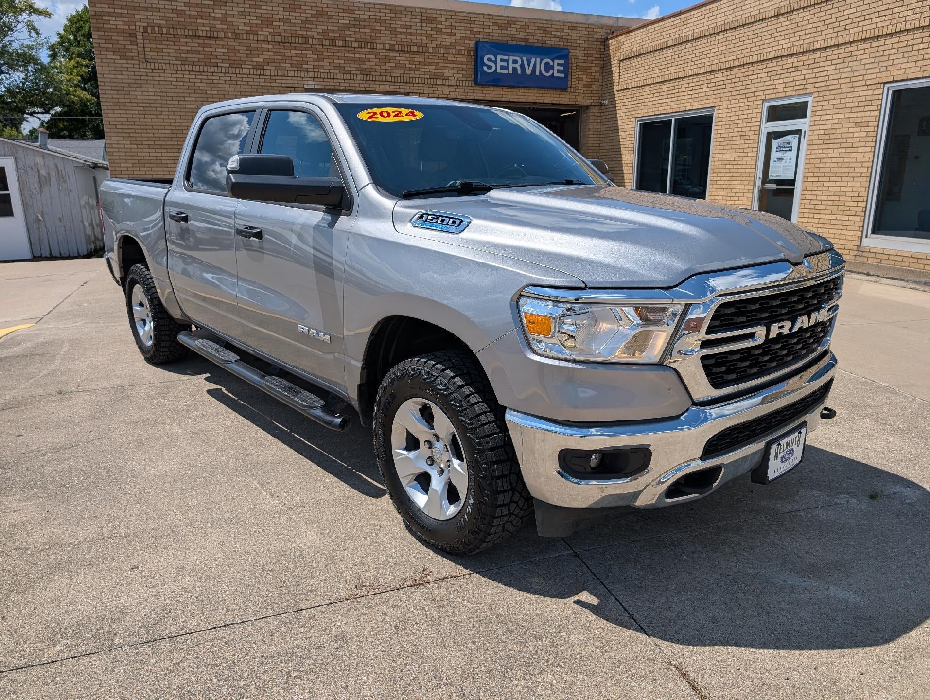 2024 RAM 1500 Lone Star 4x4 Crew Cab 5'7" Box