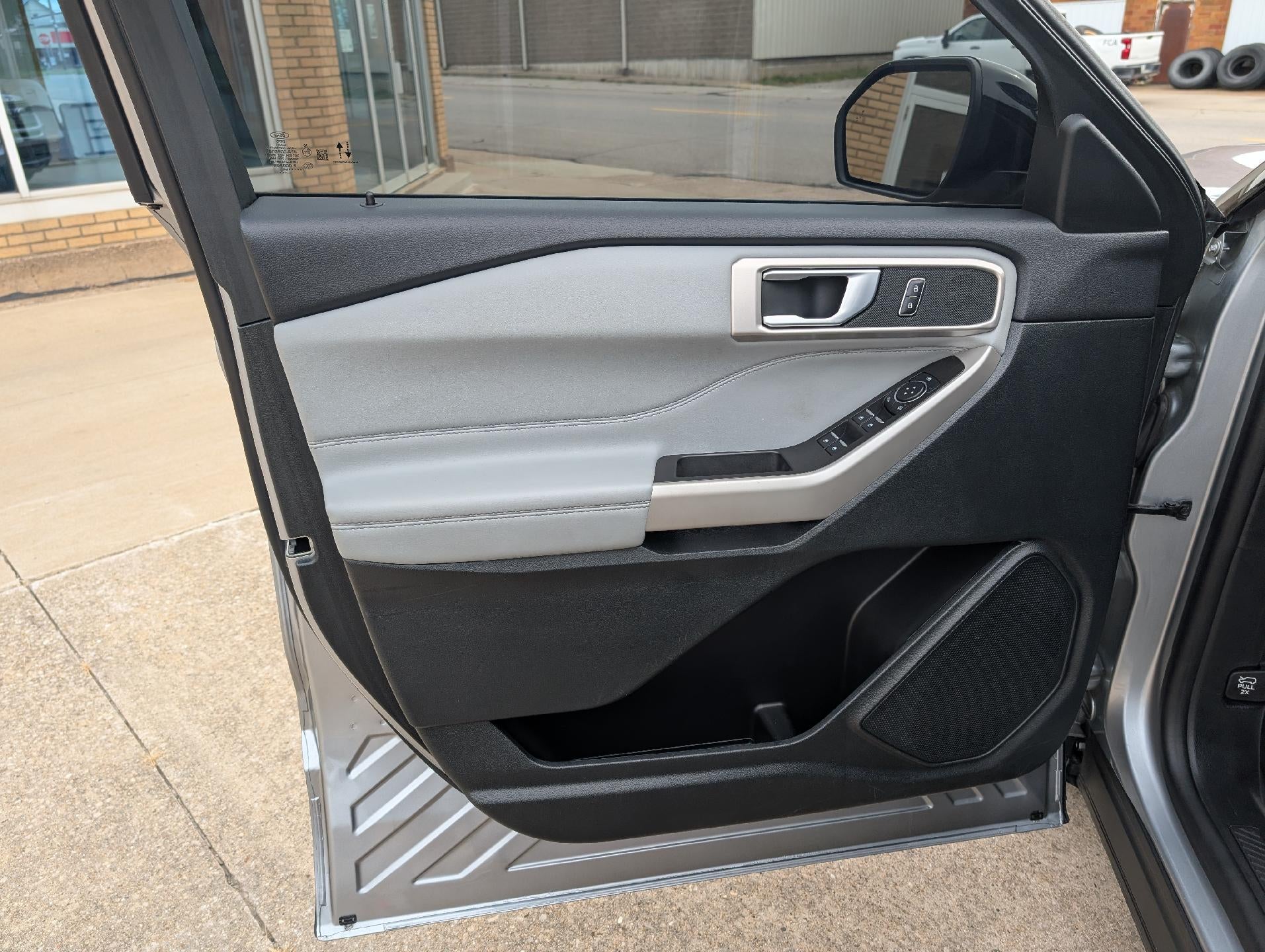 2024 Ford Explorer XLT 4WD