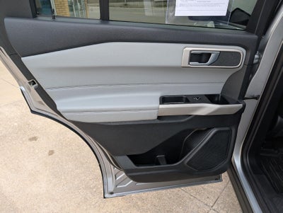 2024 Ford Explorer XLT 4WD
