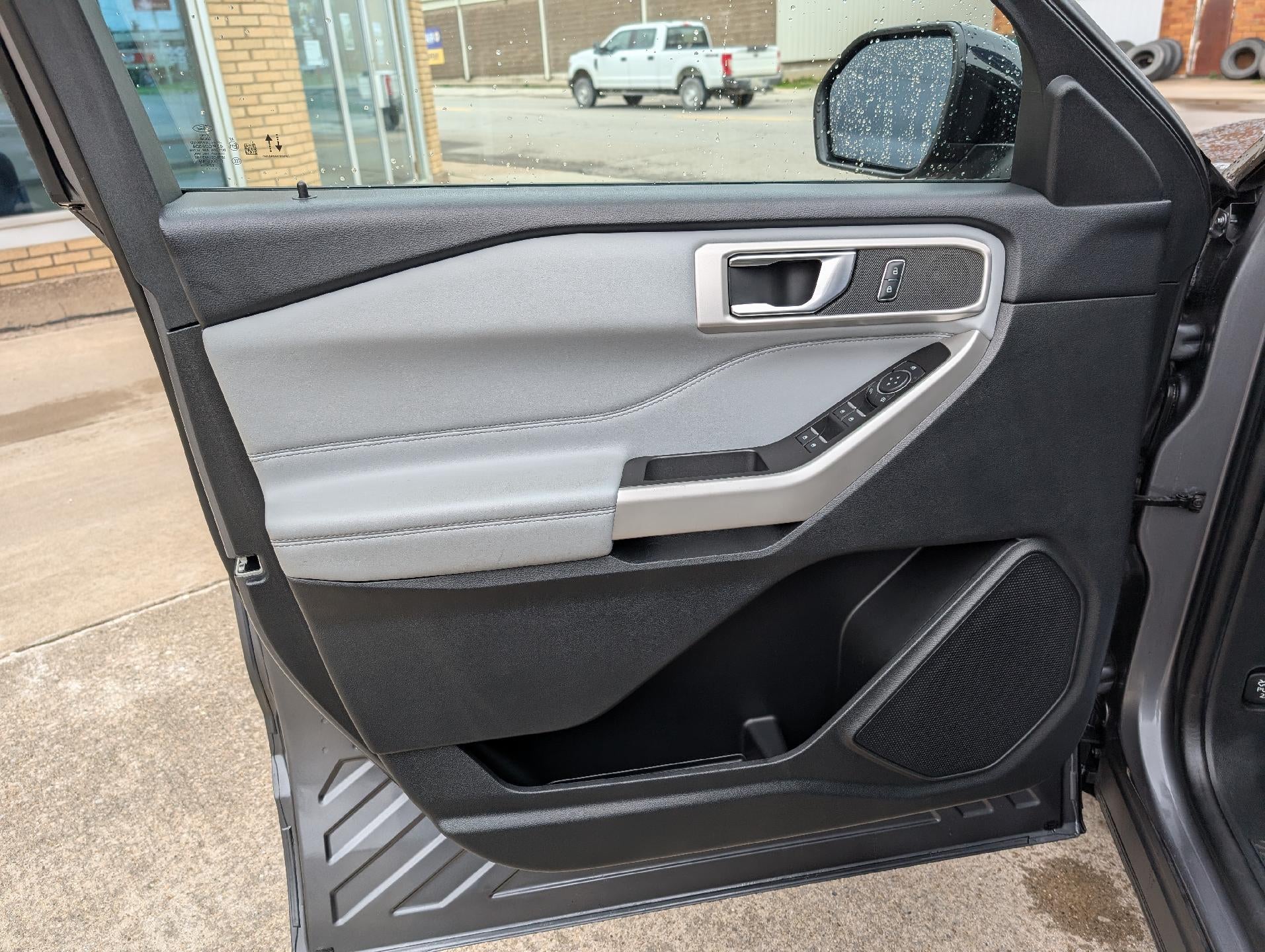 2022 Ford Explorer XLT 4WD