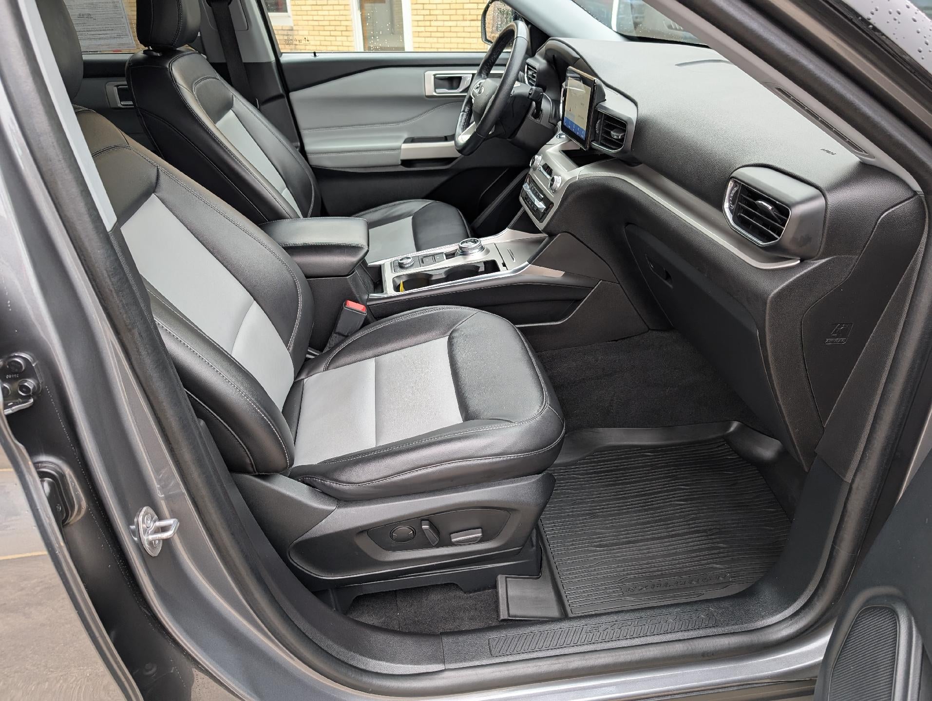 2022 Ford Explorer XLT 4WD