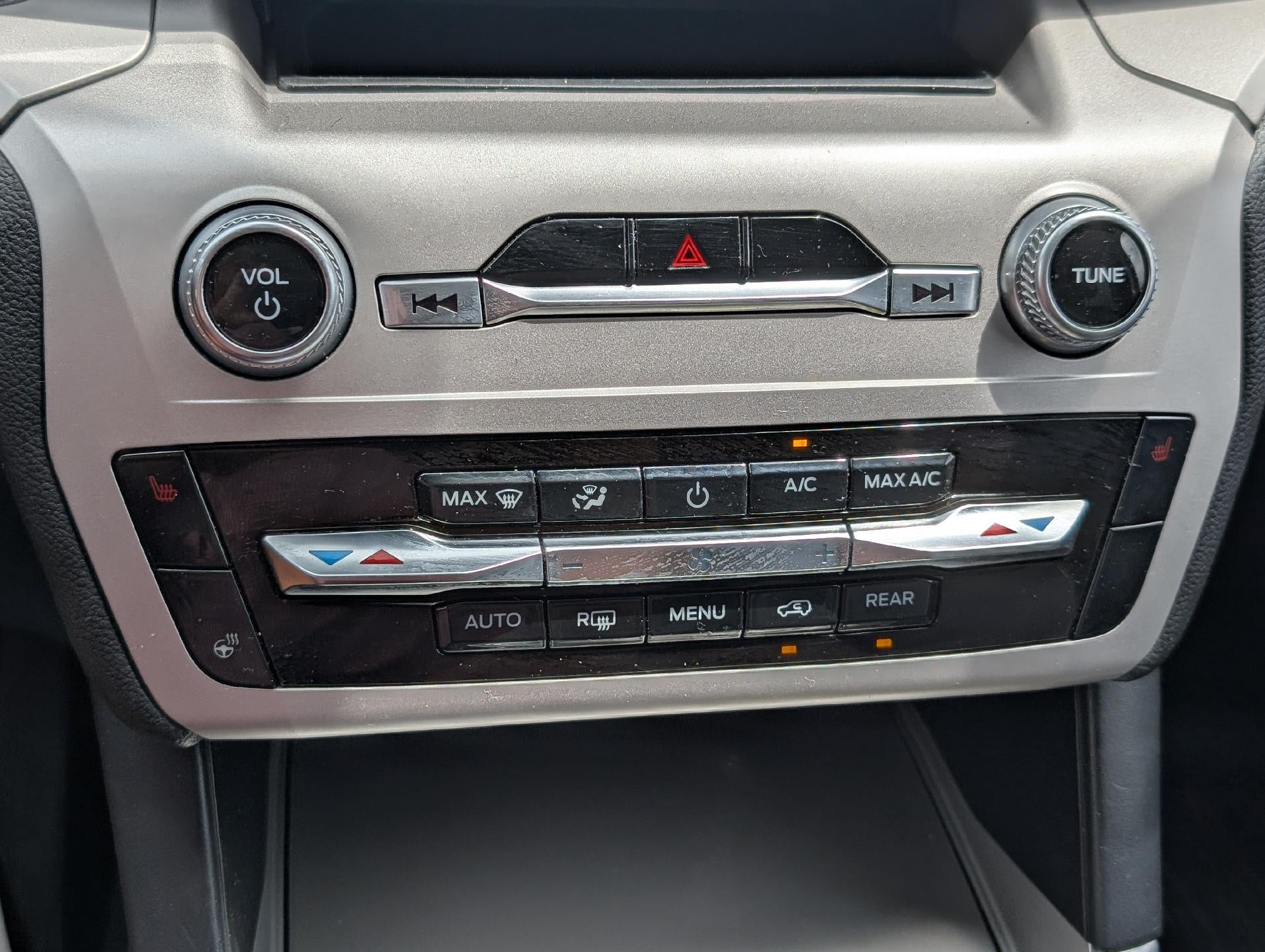 2023 Ford Explorer XLT 4WD