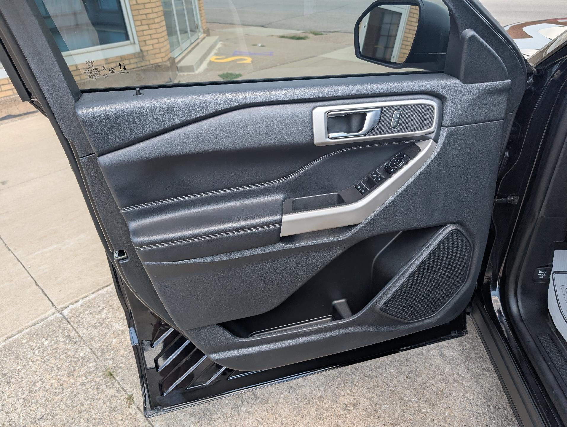 2023 Ford Explorer XLT 4WD