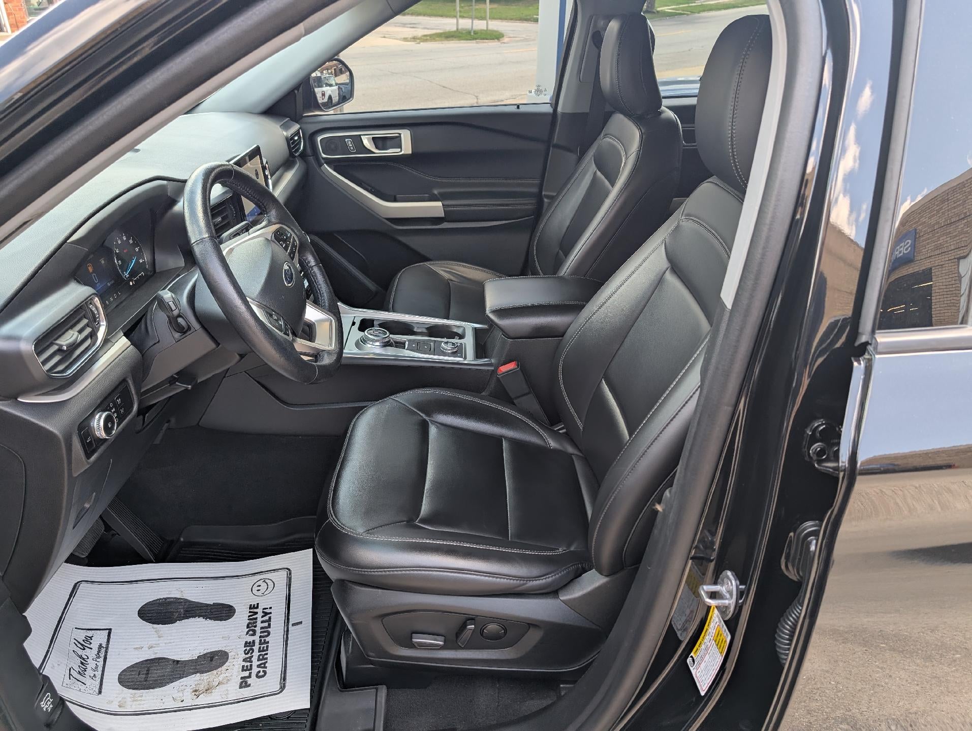 2023 Ford Explorer XLT 4WD