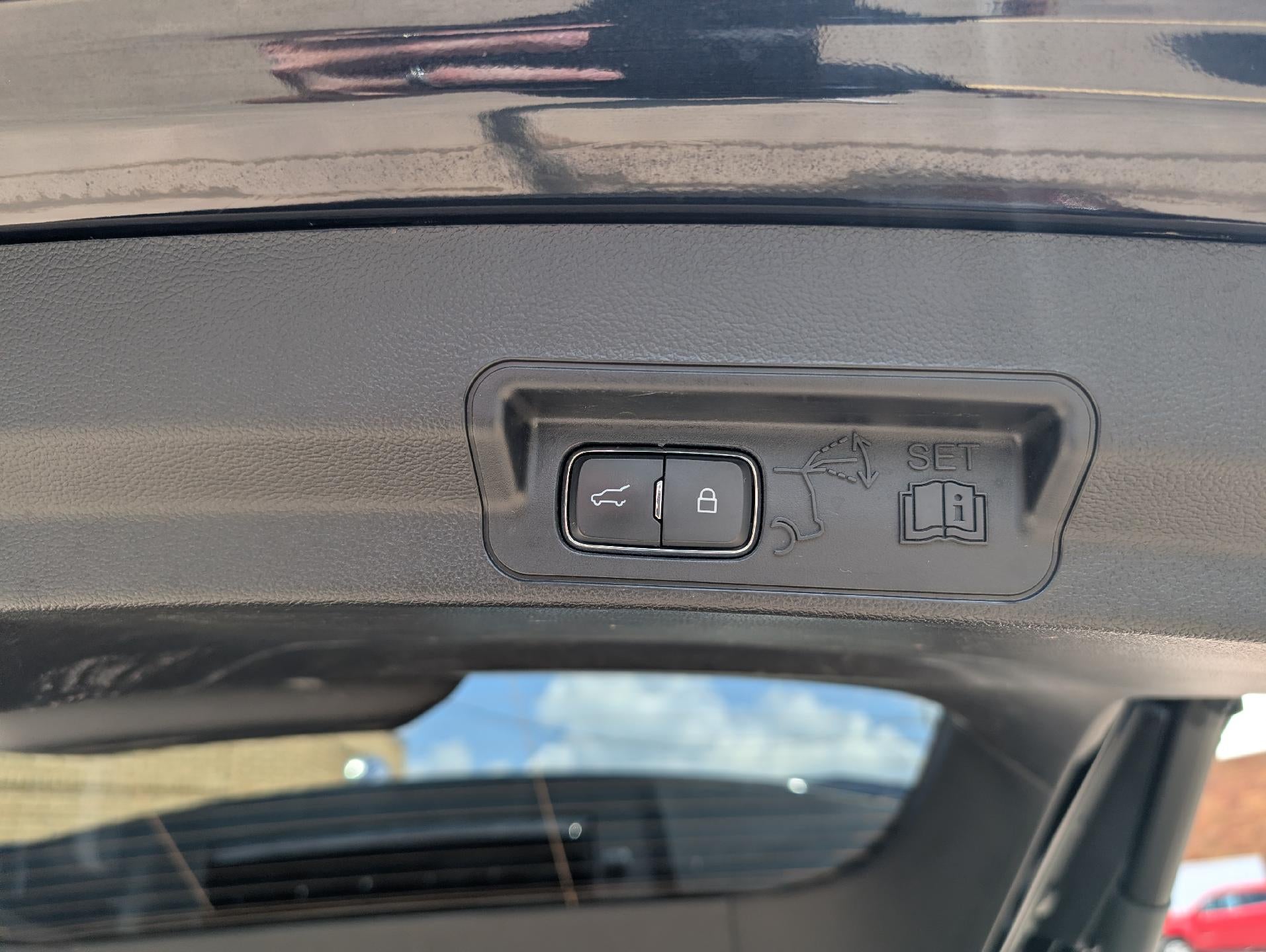2023 Ford Explorer XLT 4WD
