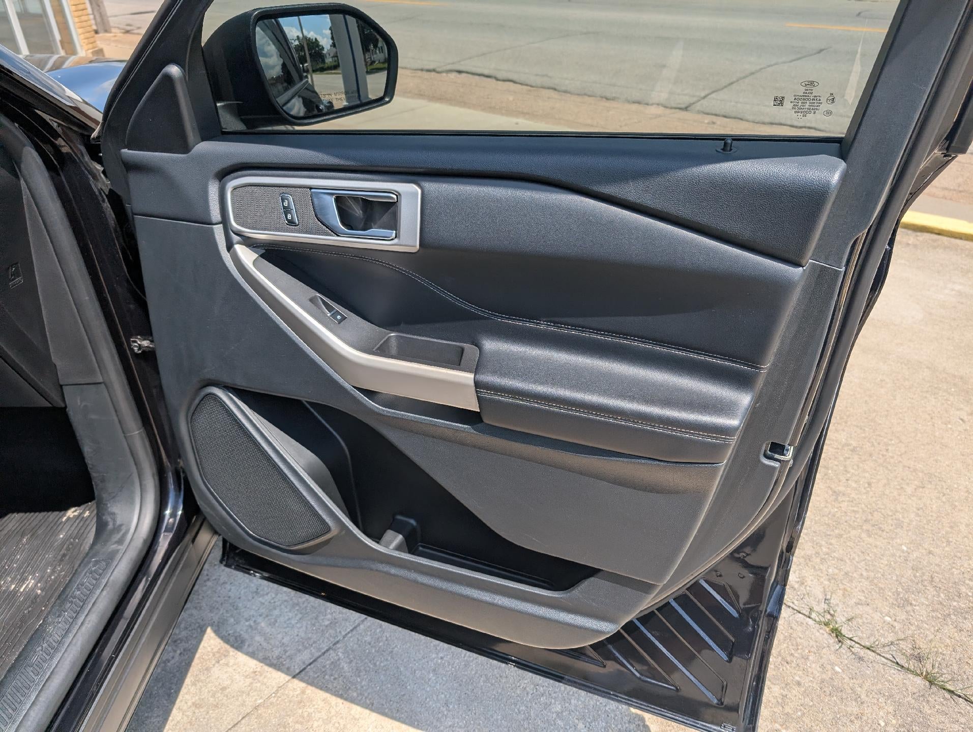 2023 Ford Explorer XLT 4WD
