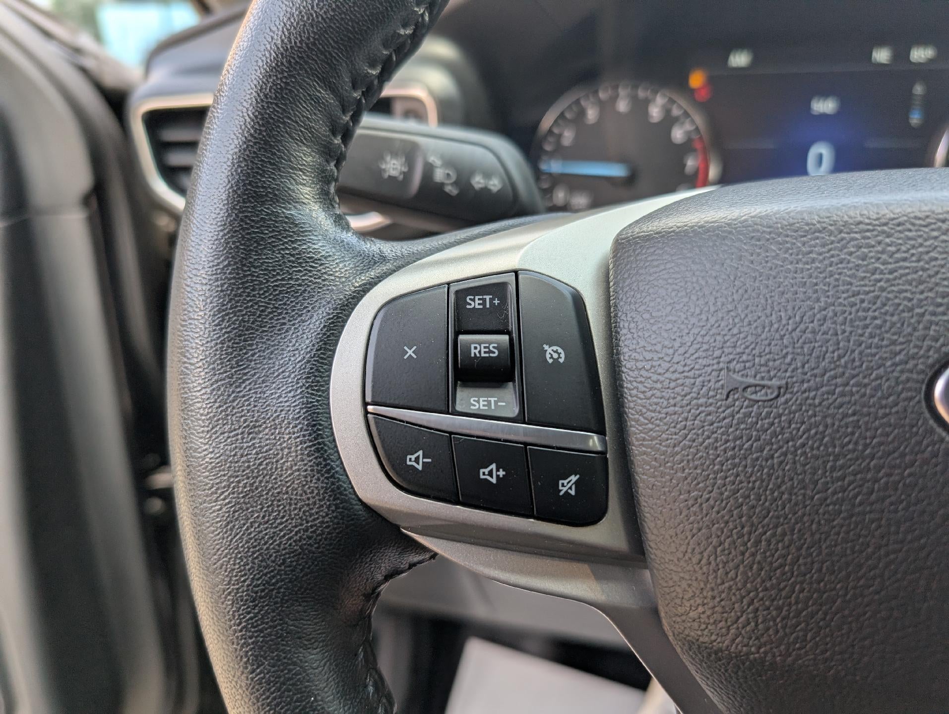 2023 Ford Explorer XLT 4WD