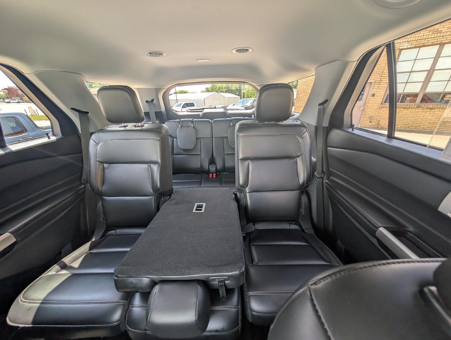 2023 Ford Explorer XLT 4WD
