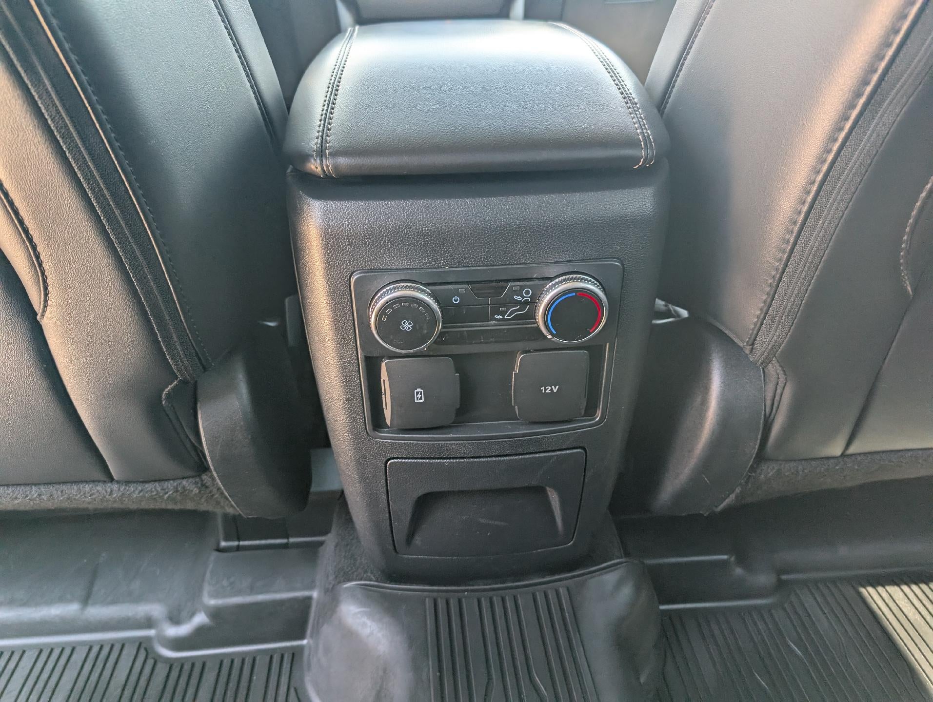 2023 Ford Explorer XLT 4WD