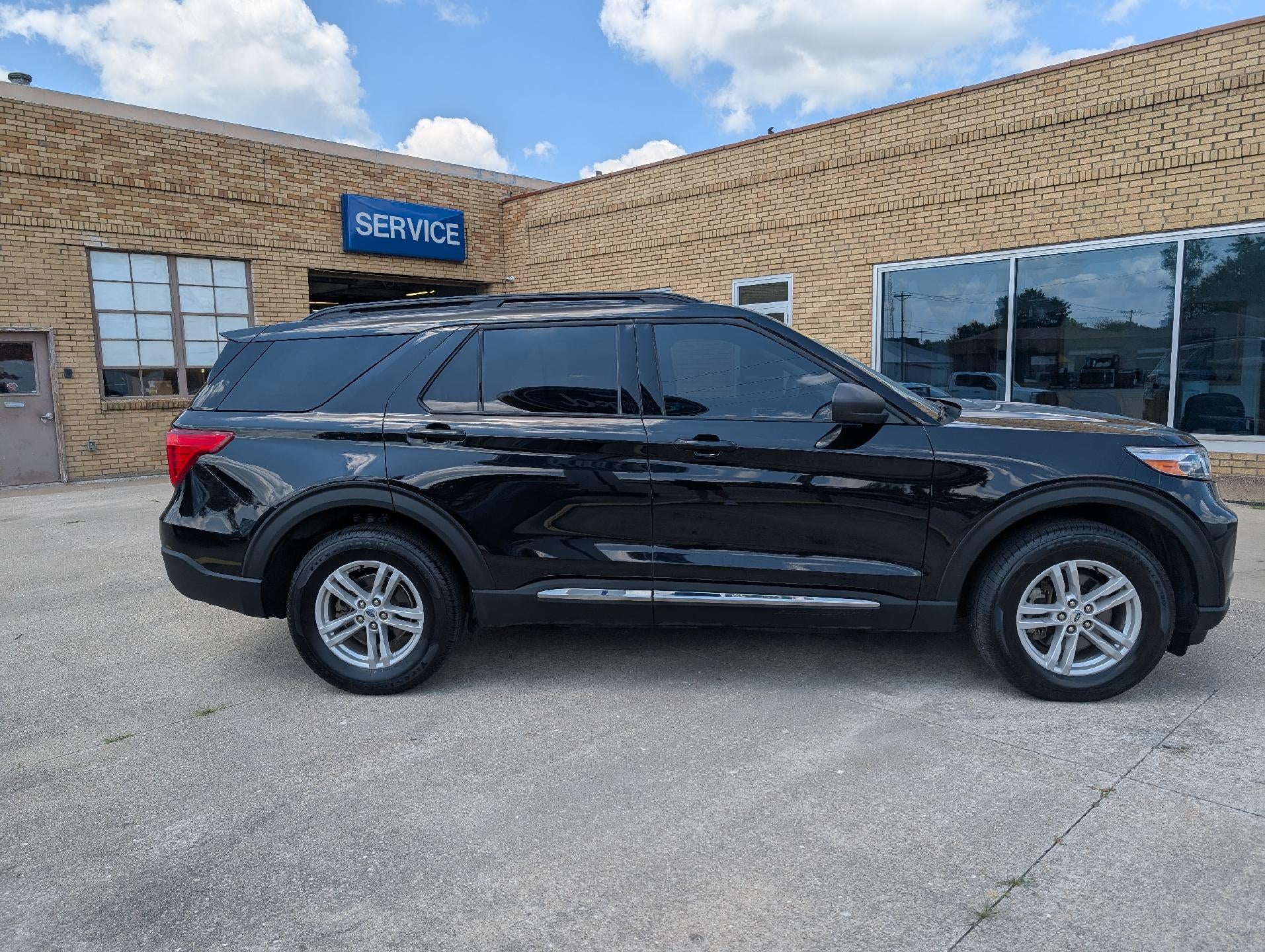 2023 Ford Explorer XLT 4WD