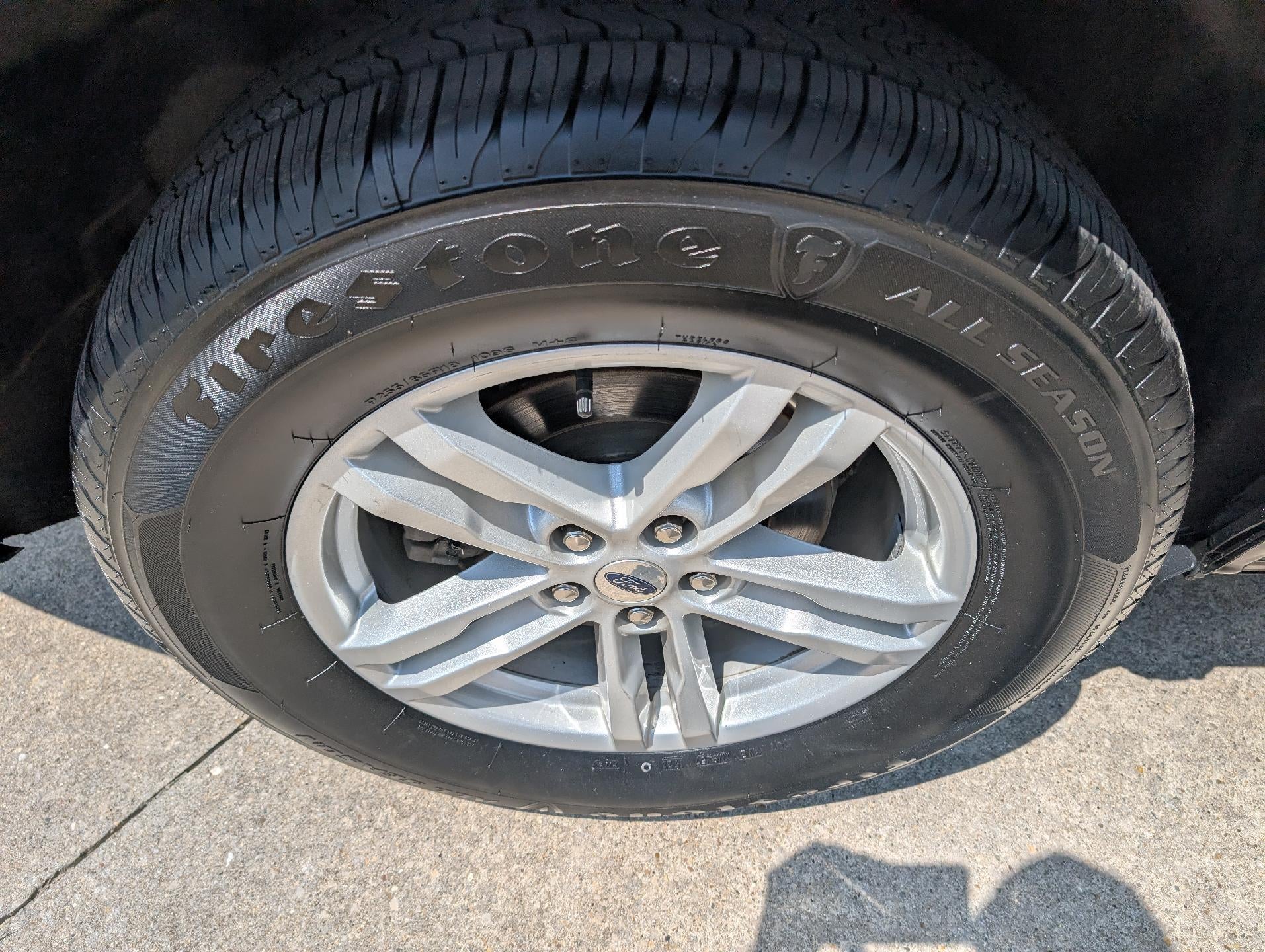 2023 Ford Explorer XLT 4WD