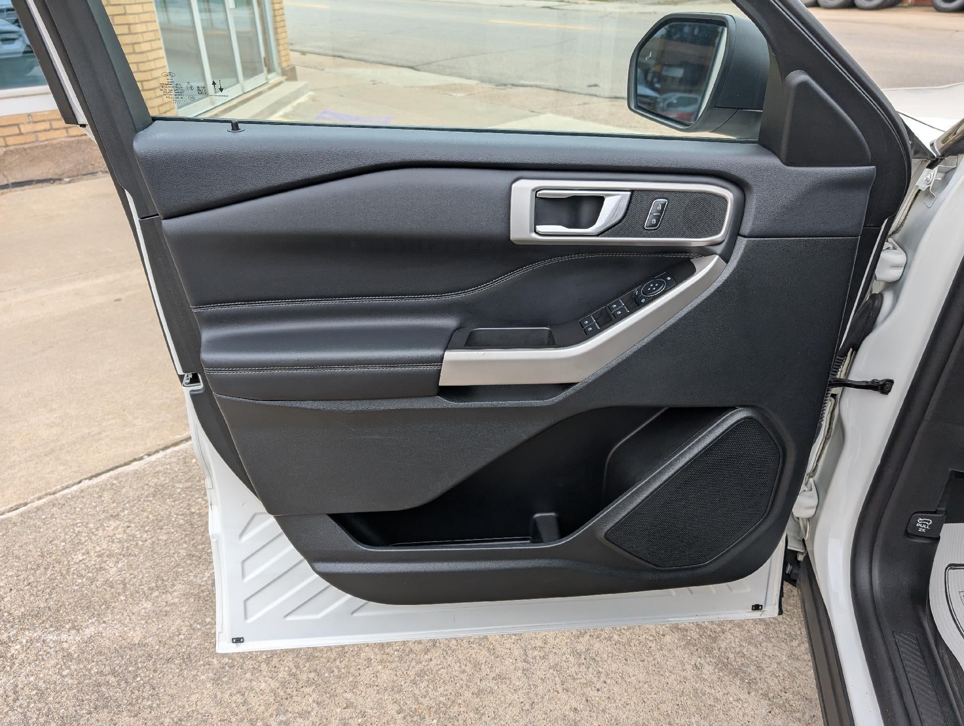 2023 Ford Explorer XLT 4WD