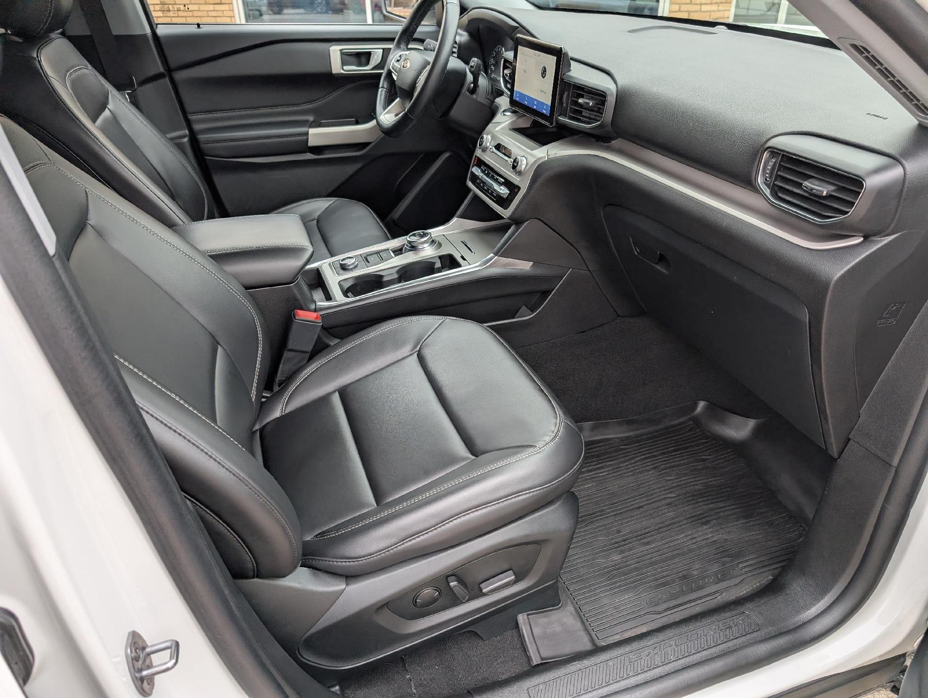 2023 Ford Explorer XLT 4WD