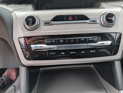 2023 Ford Explorer XLT 4WD