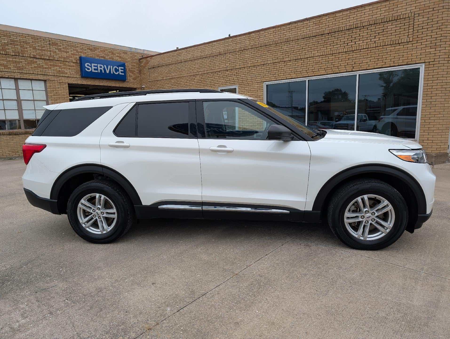 2023 Ford Explorer XLT 4WD