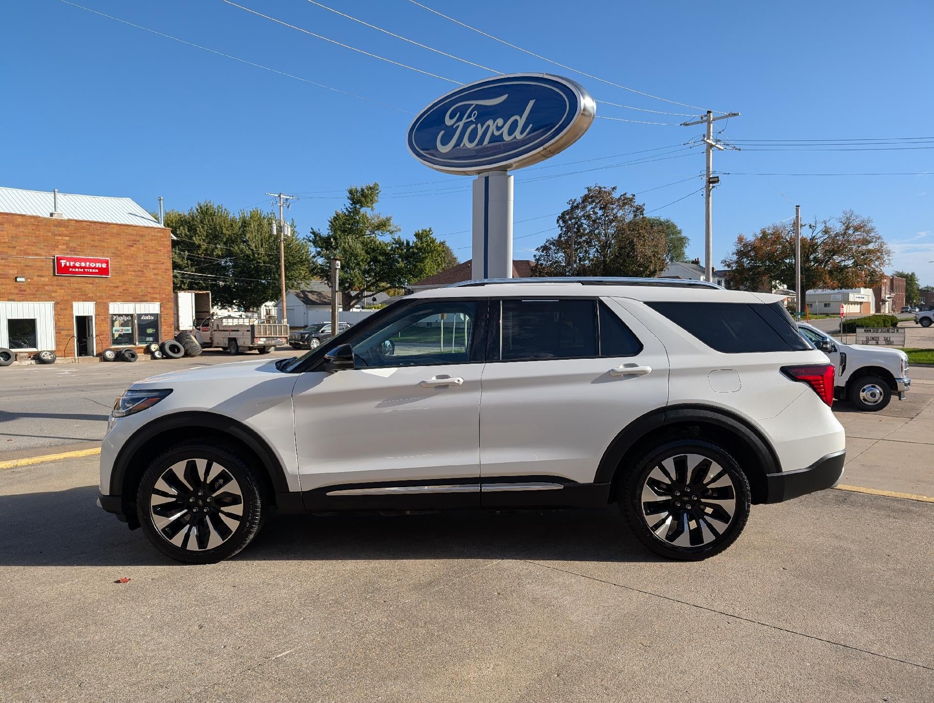 2025 Ford Explorer Platinum 4WD
