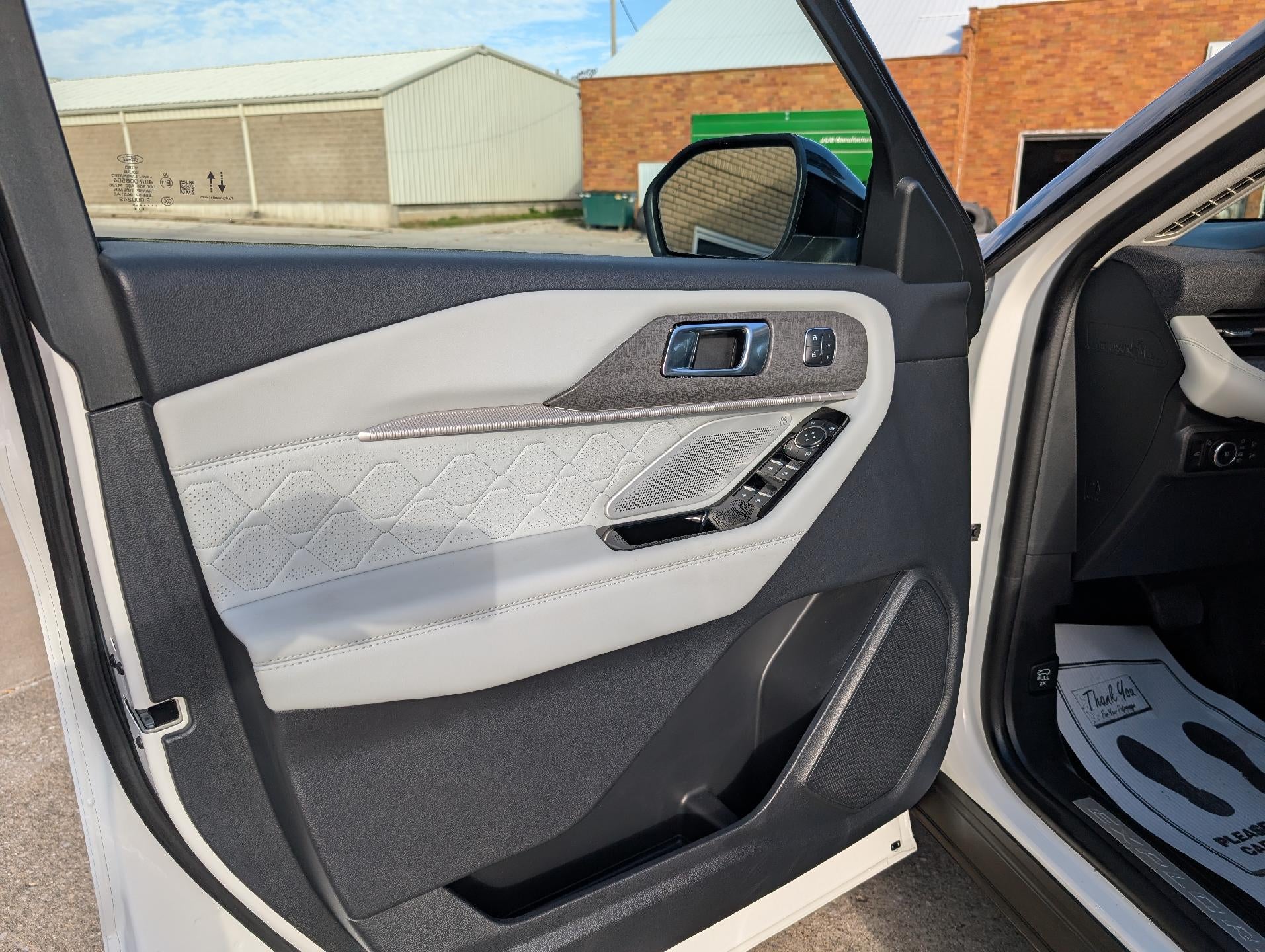 2025 Ford Explorer Platinum 4WD