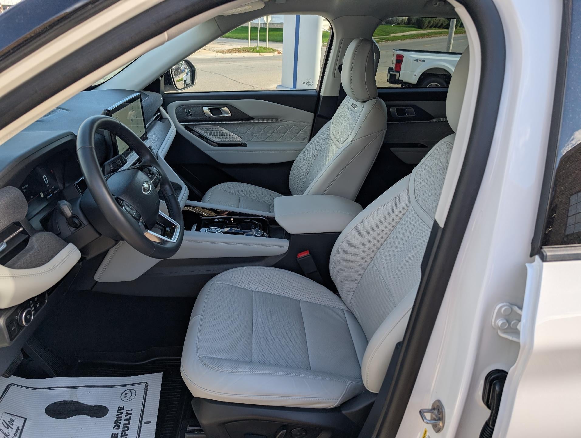 2025 Ford Explorer Platinum 4WD